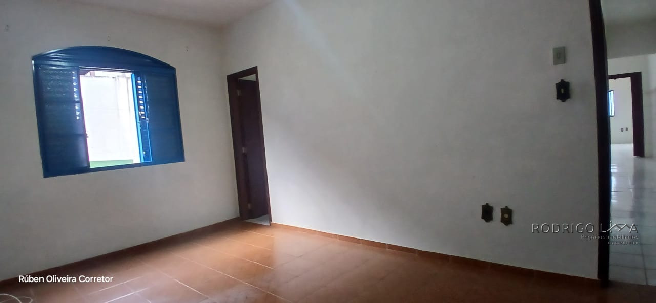 Linda casa para venda em São Lourenço - MG.