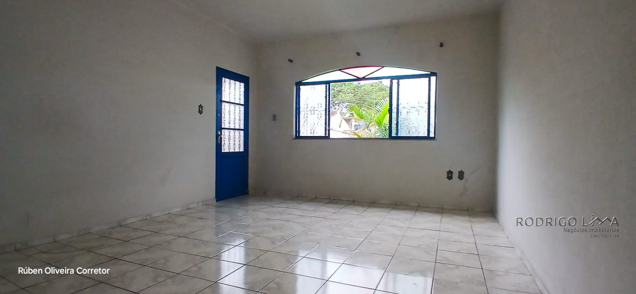 Linda casa para venda em São Lourenço - MG.