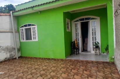 Casa para venda em São Lourenço - MG.