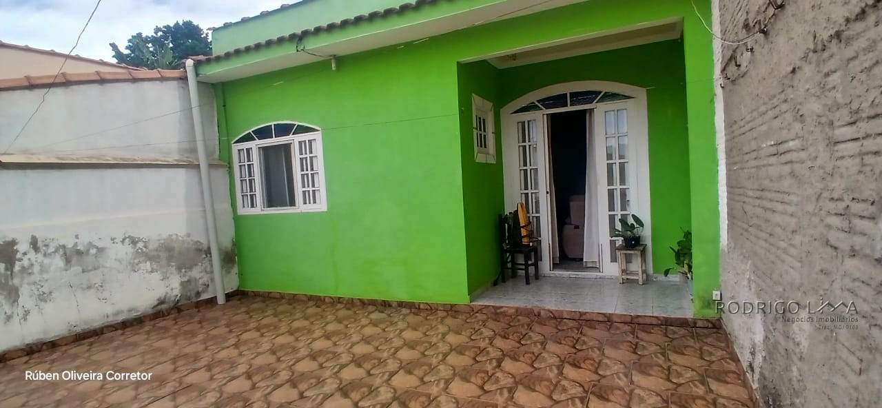 Casa para venda em São Lourenço - MG.