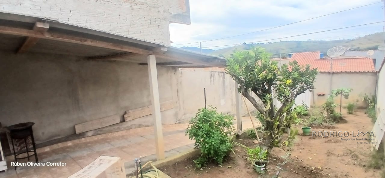 Casa para venda em São Lourenço - MG.