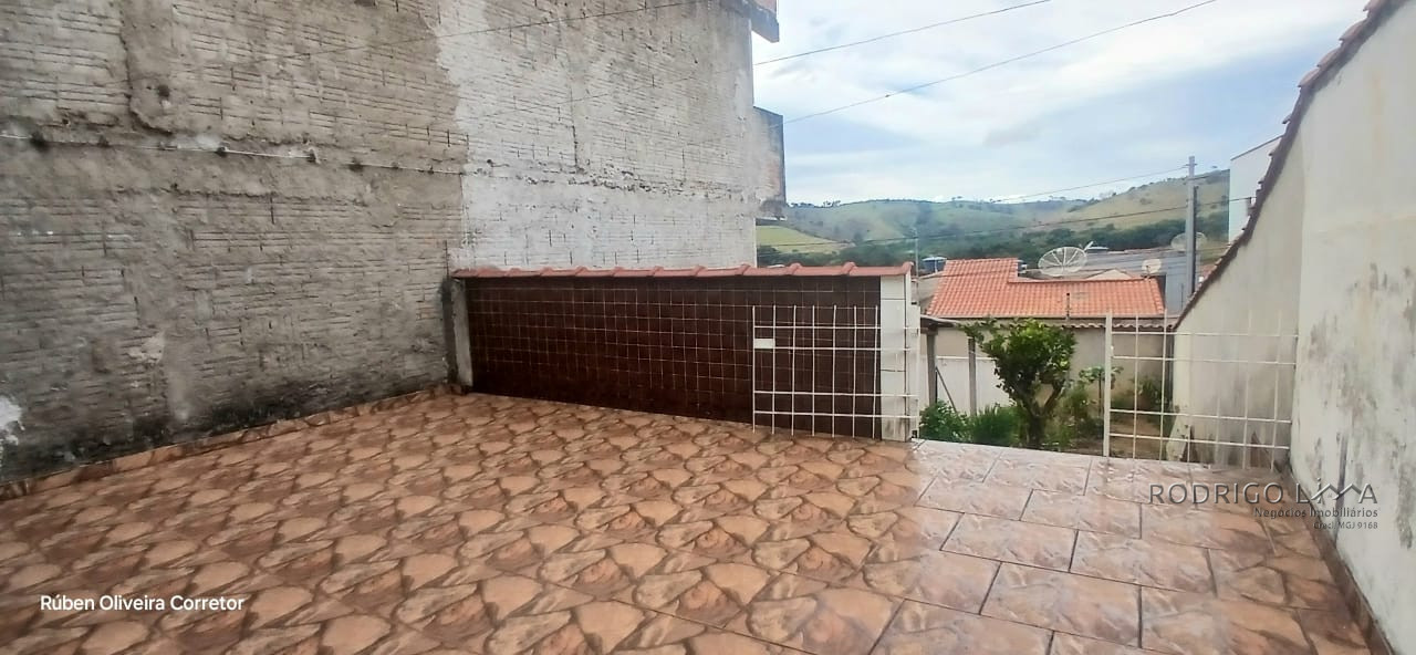 Casa para venda em São Lourenço - MG.