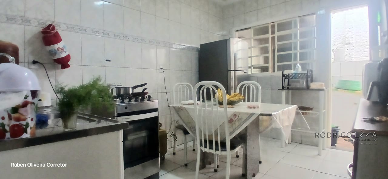 Casa para venda em São Lourenço - MG.