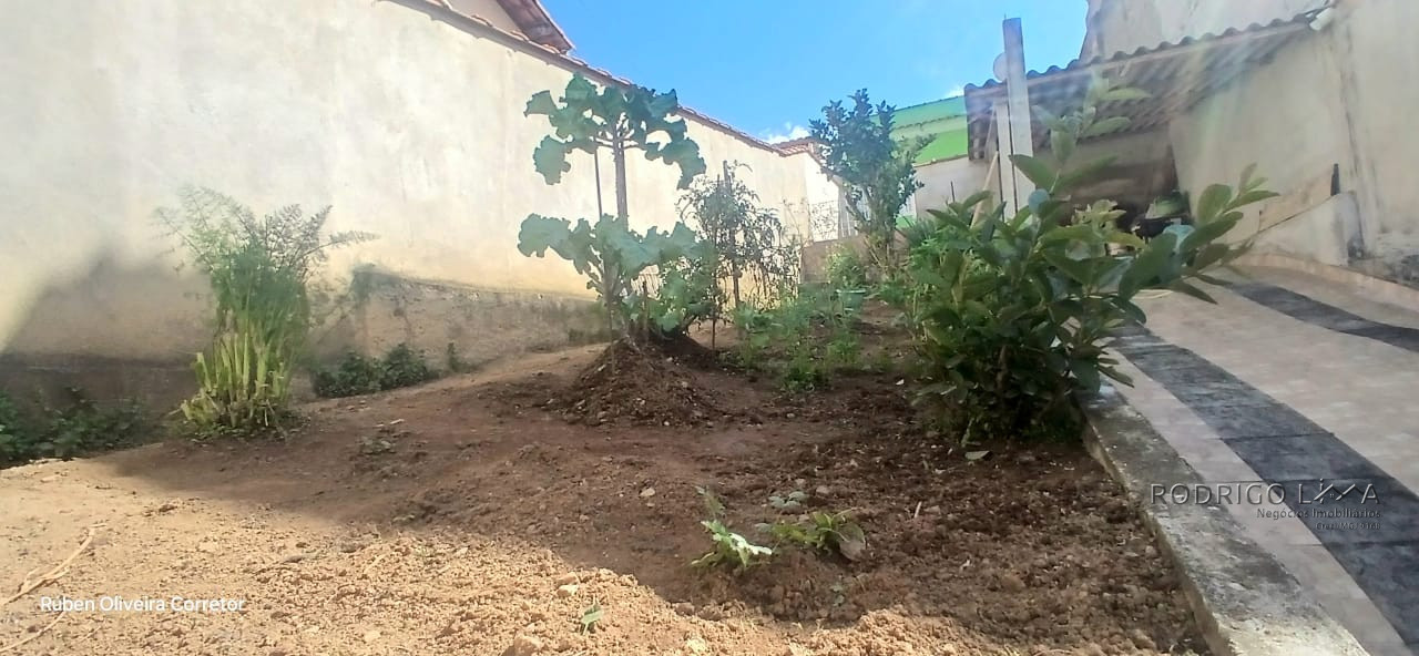 Casa para venda em São Lourenço - MG.