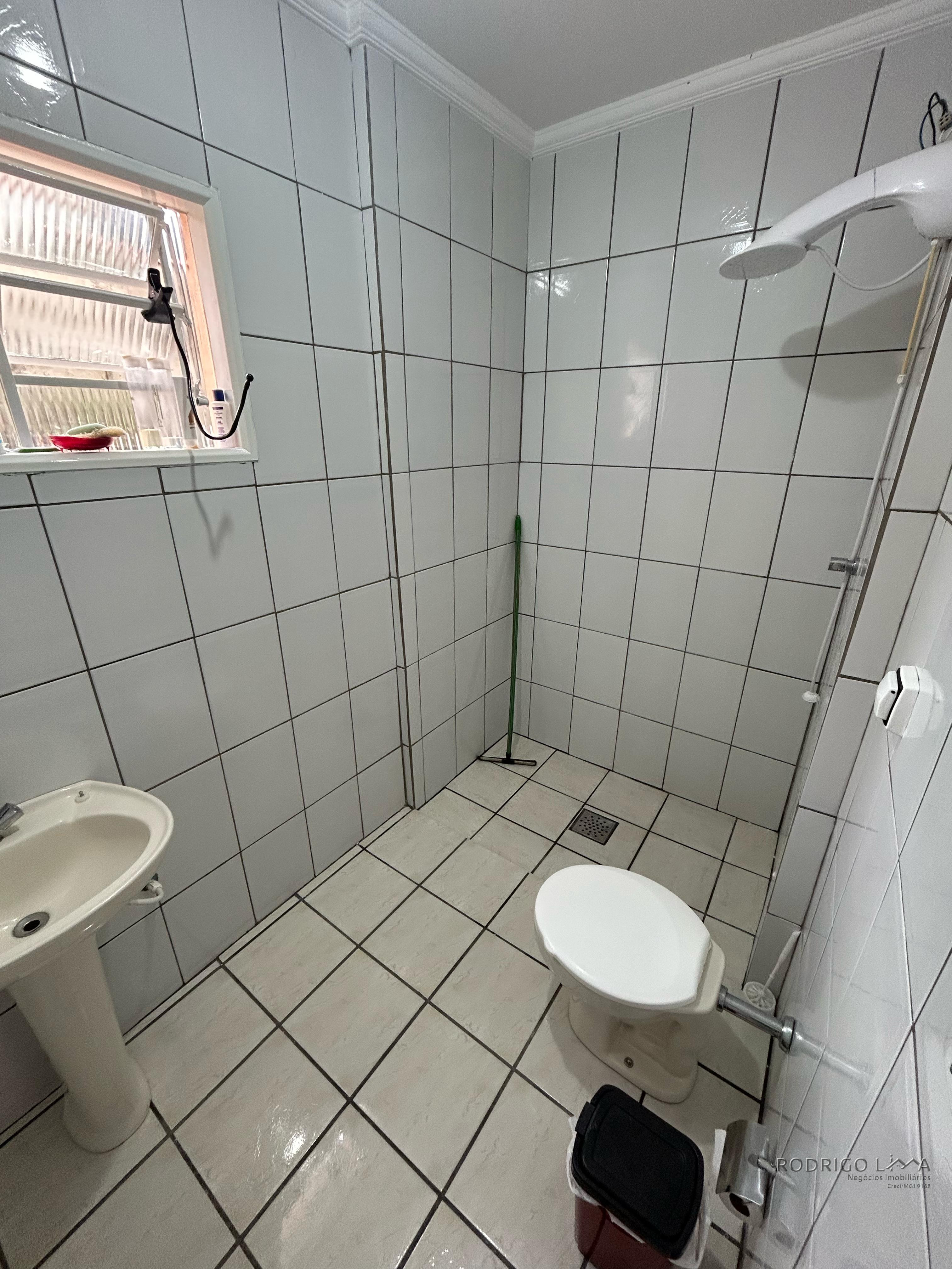 Linda casa para venda em São Lourenço - MG.