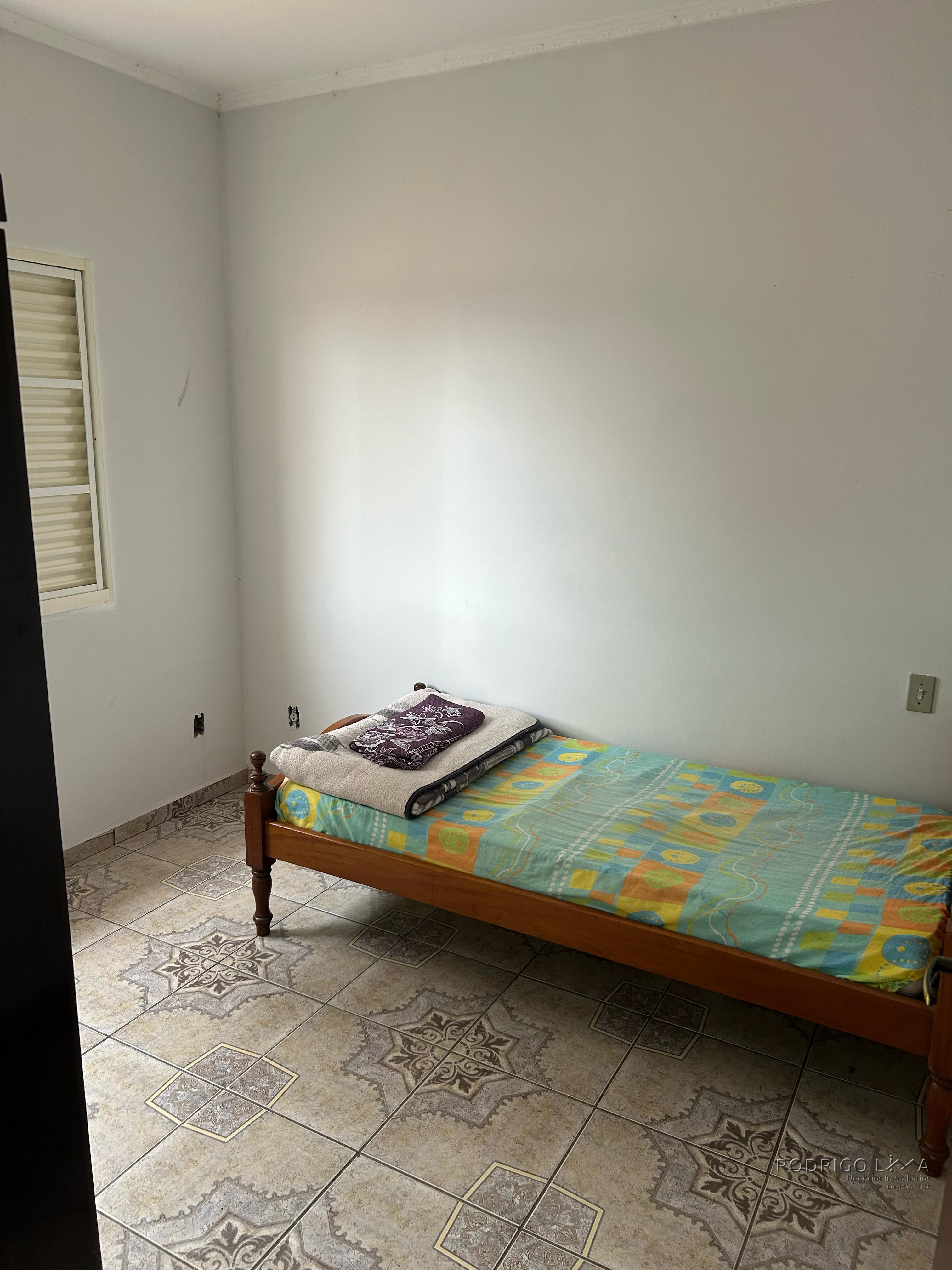 Linda casa para venda em São Lourenço - MG.