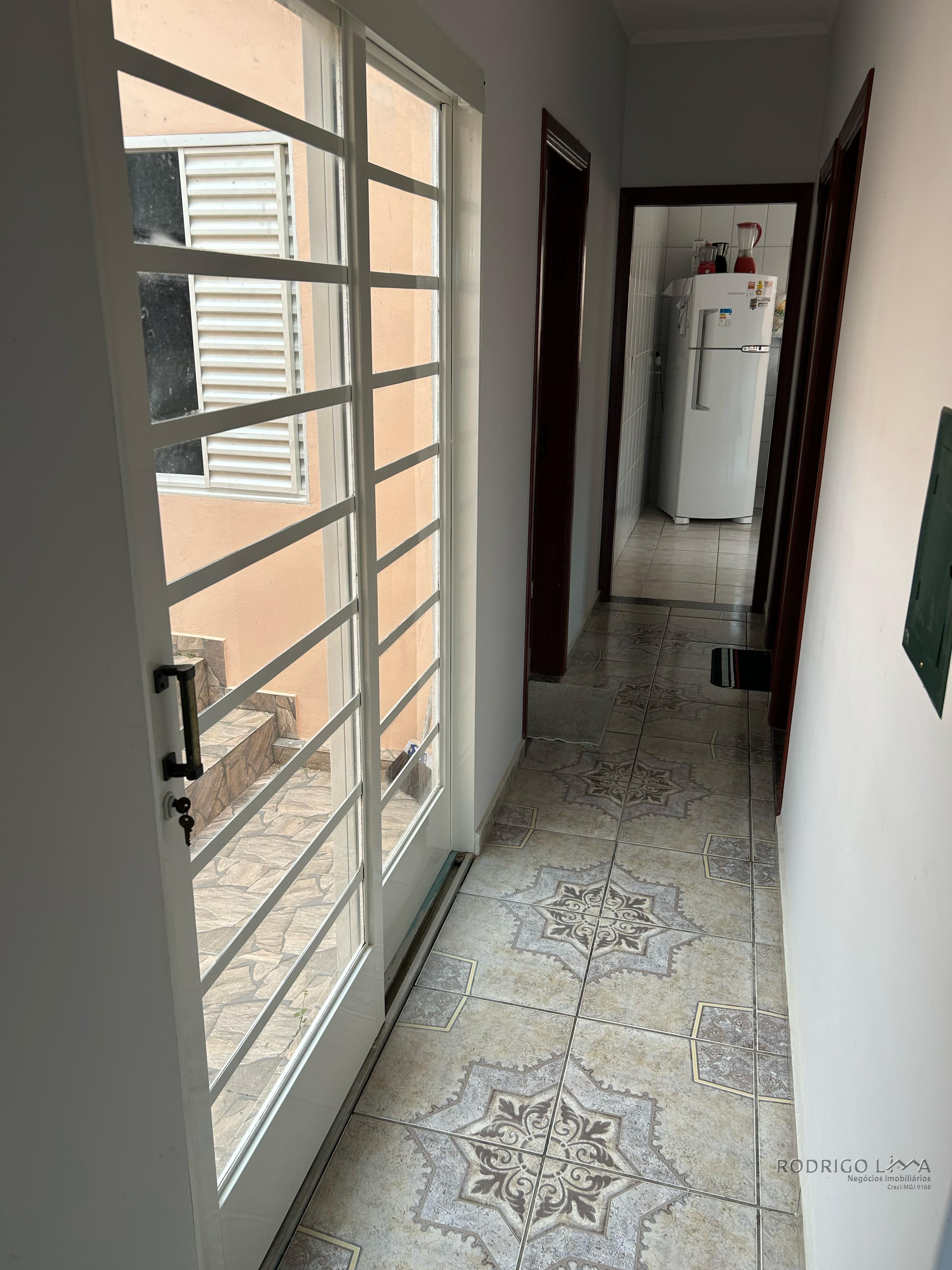 Linda casa para venda em São Lourenço - MG.