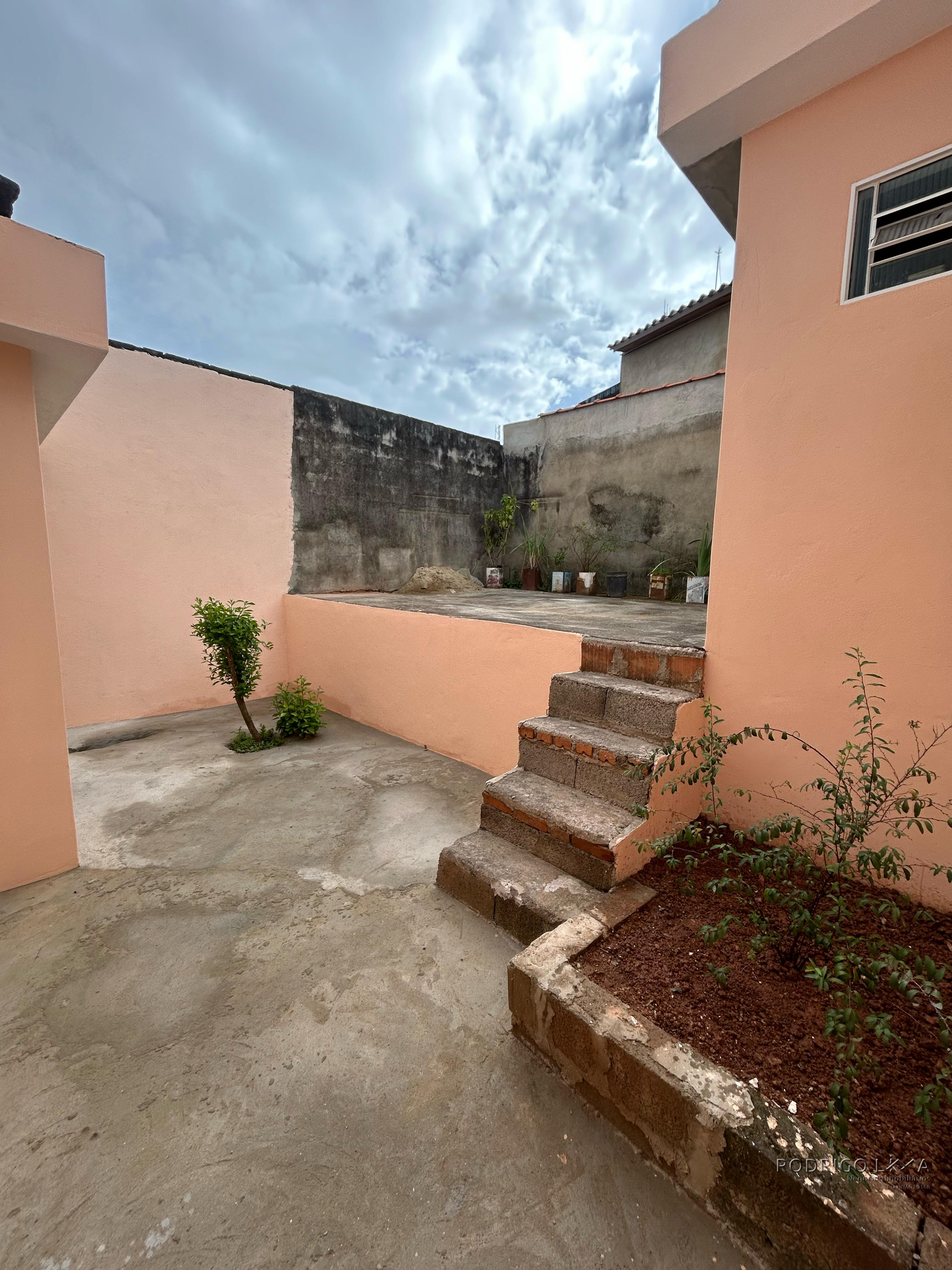 Linda casa para venda em São Lourenço - MG.