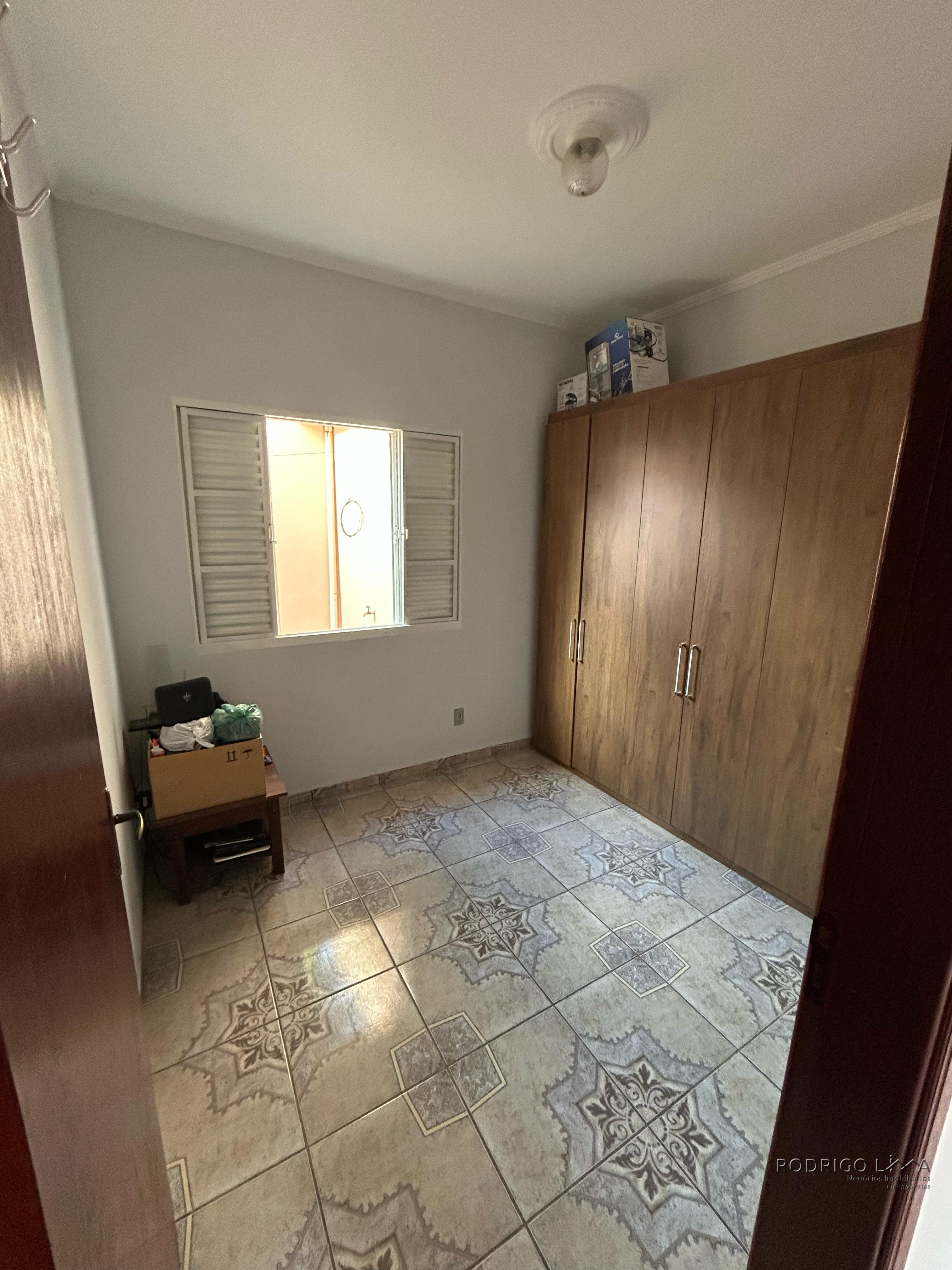 Linda casa para venda em São Lourenço - MG.