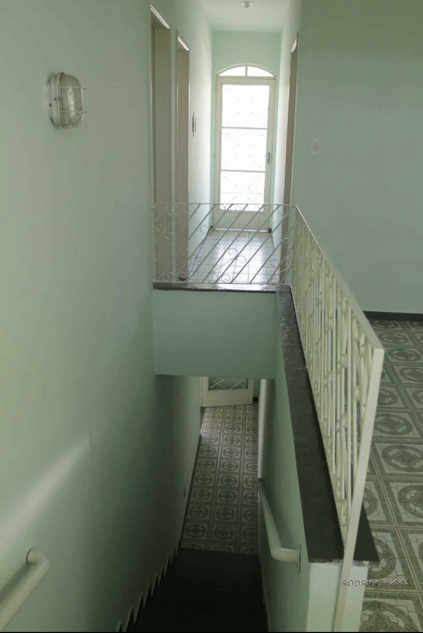 Linda casa para venda em São Lourenço - MG.