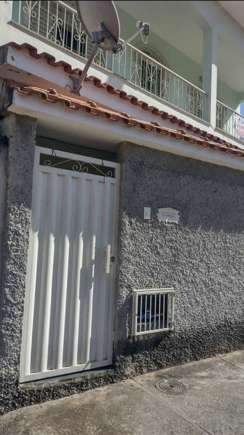 Linda casa para venda em São Lourenço - MG.