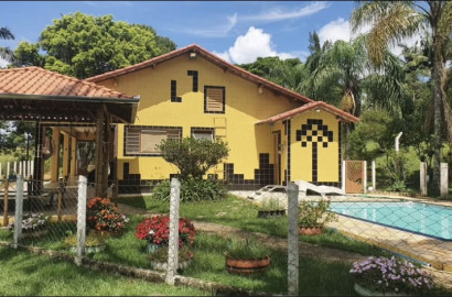 Lindo sítio para venda em Pouso Alegre - MG.