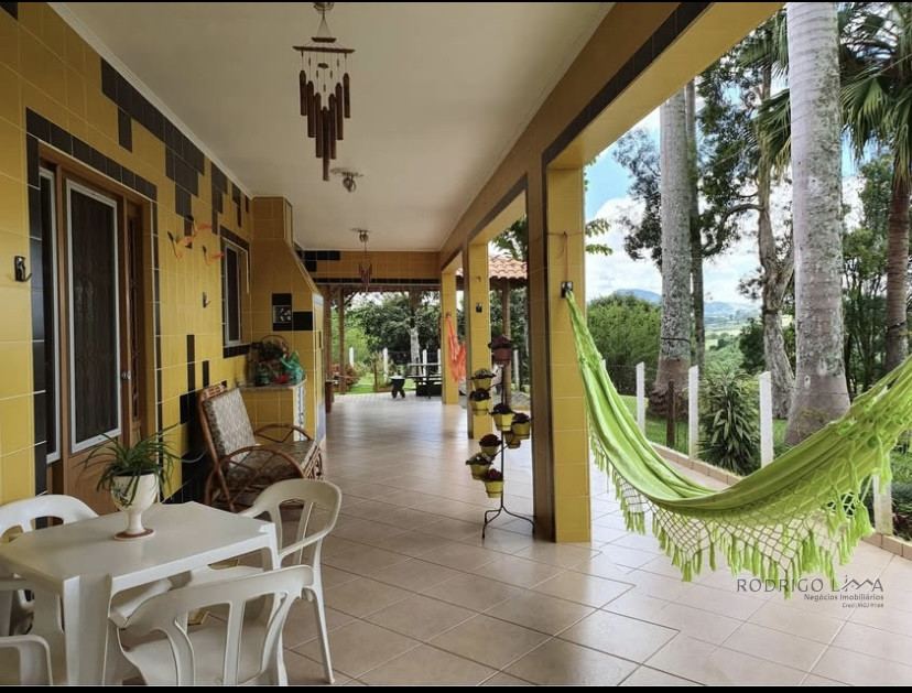 Lindo sítio para venda em Pouso Alegre - MG.