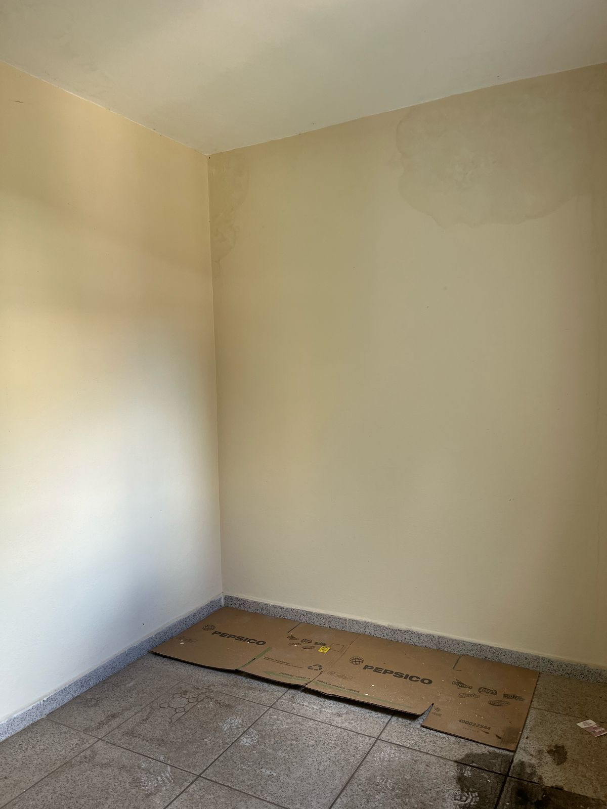 Imóvel com duas casas e ponto comercial para venda em São Lourenço - MG.