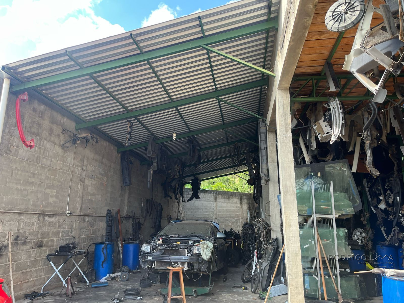 Galpão para venda em São Lourenço - MG.