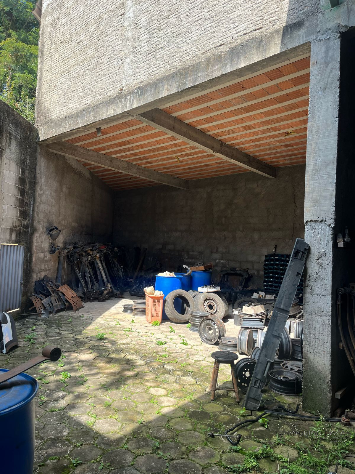 Galpão para venda em São Lourenço - MG.