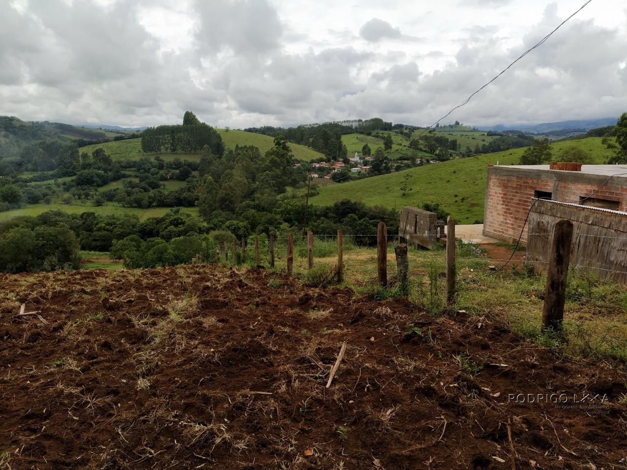Linda chácara para venda próximo a São Lourenço - MG.