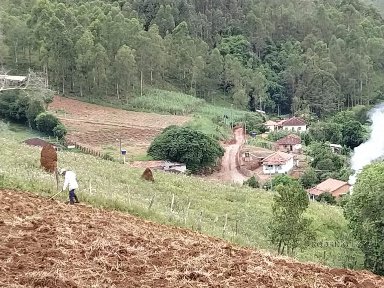 Linda chácara para venda próximo a São Lourenço - MG.