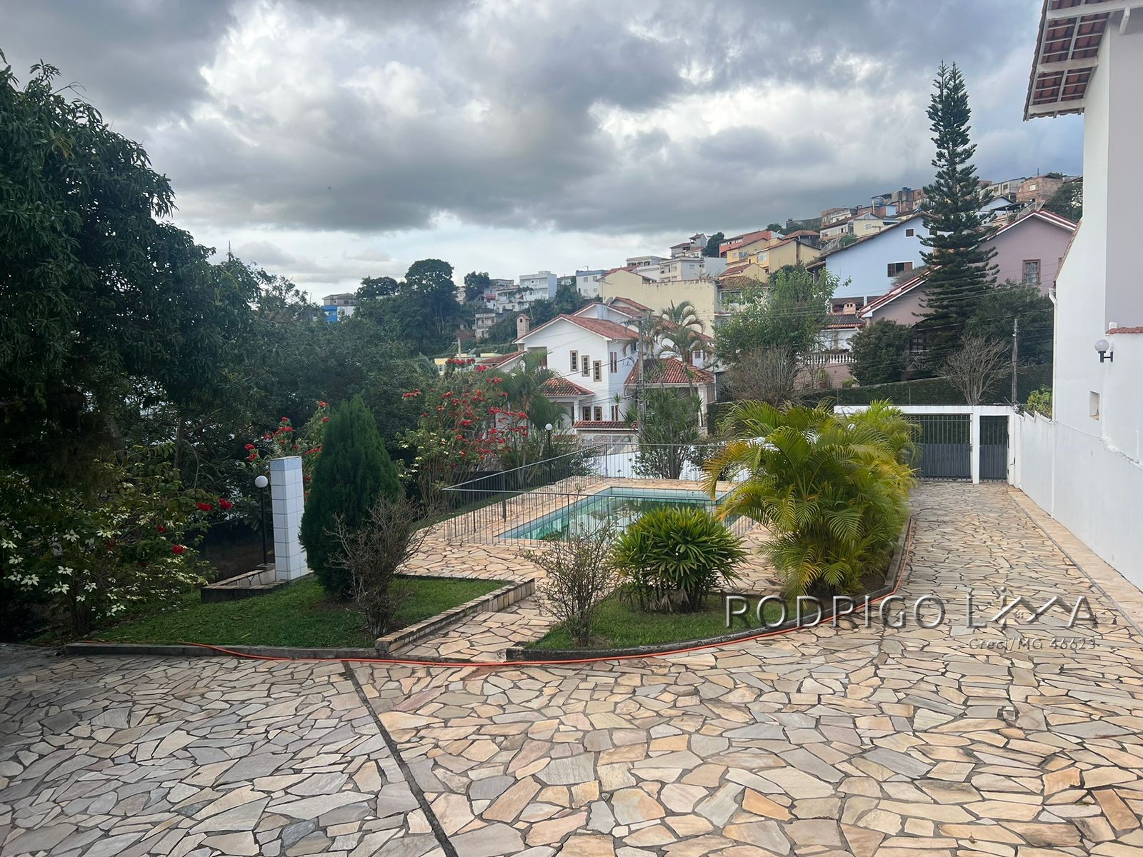 Casa de alto padrão para venda em São Lourenço - MG.