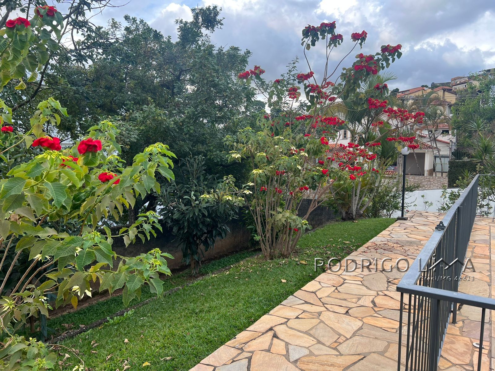 Casa de alto padrão para venda em São Lourenço - MG.