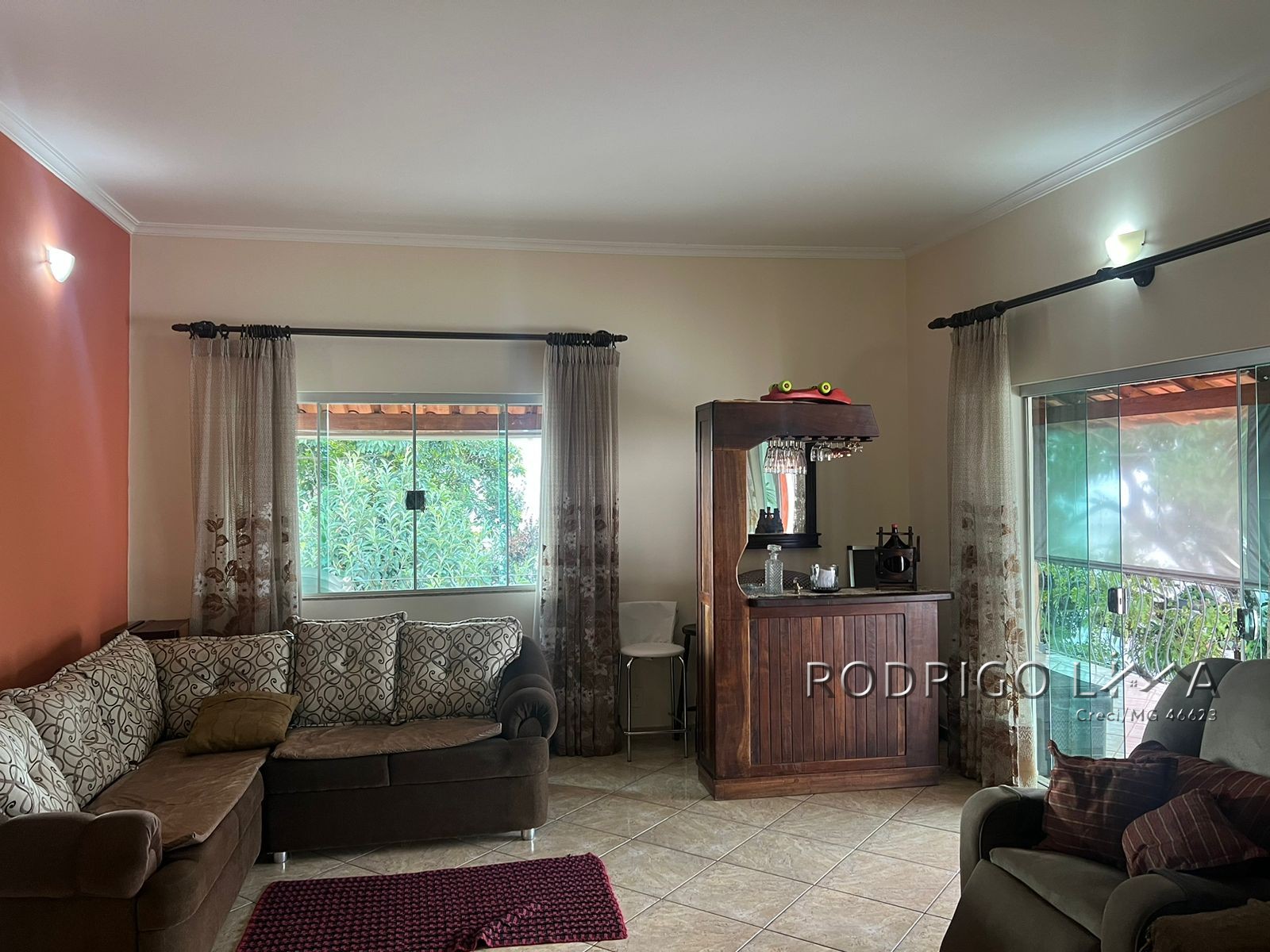 Casa de alto padrão para venda em São Lourenço - MG.