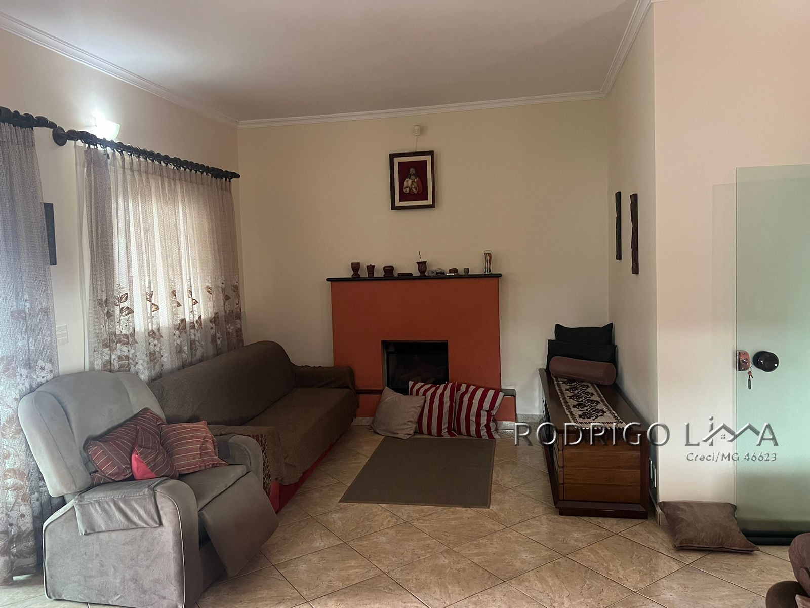 Casa de alto padrão para venda em São Lourenço - MG.