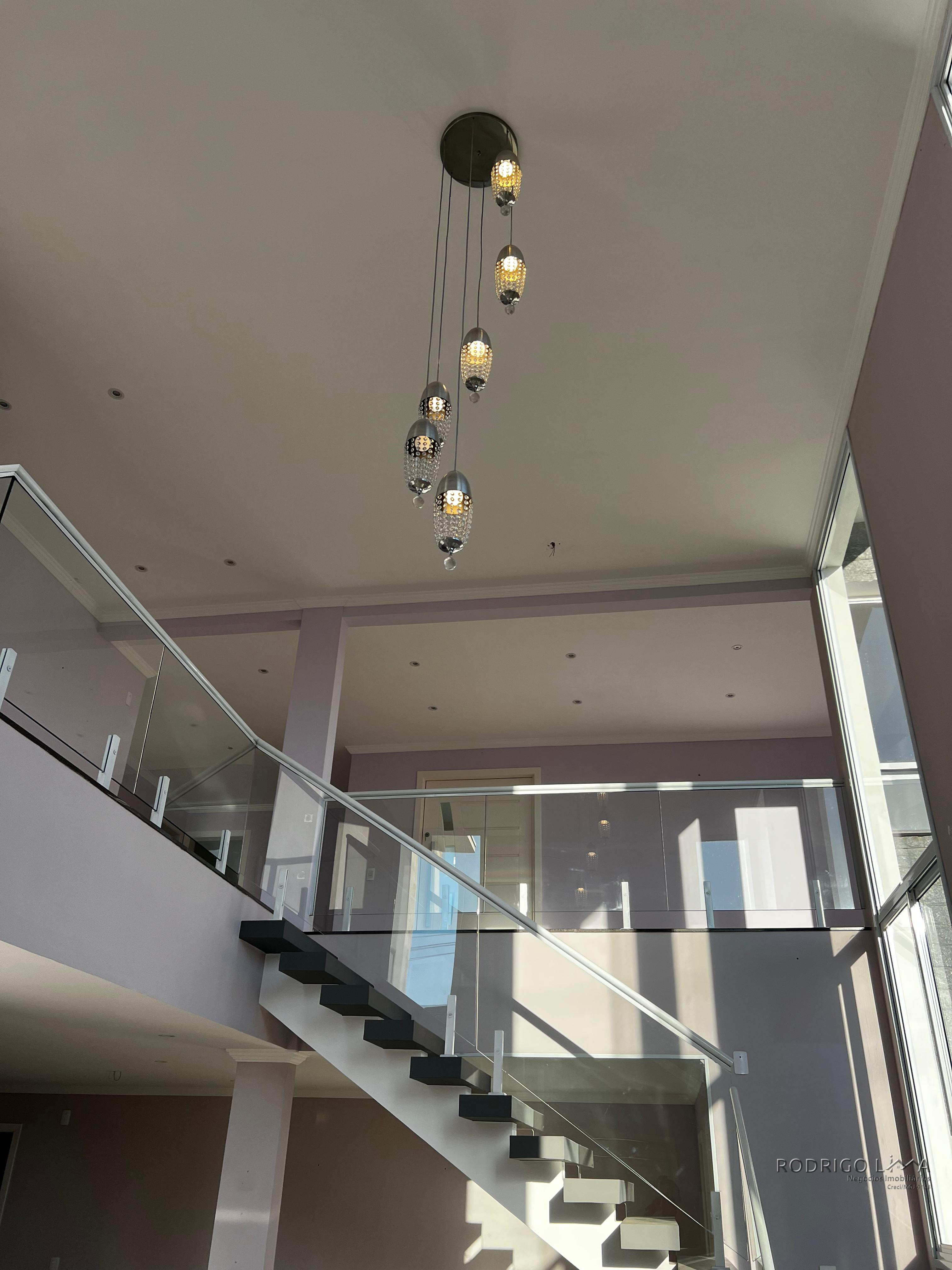 Linda casa de alto padrão para venda em São Lourenço - MG.