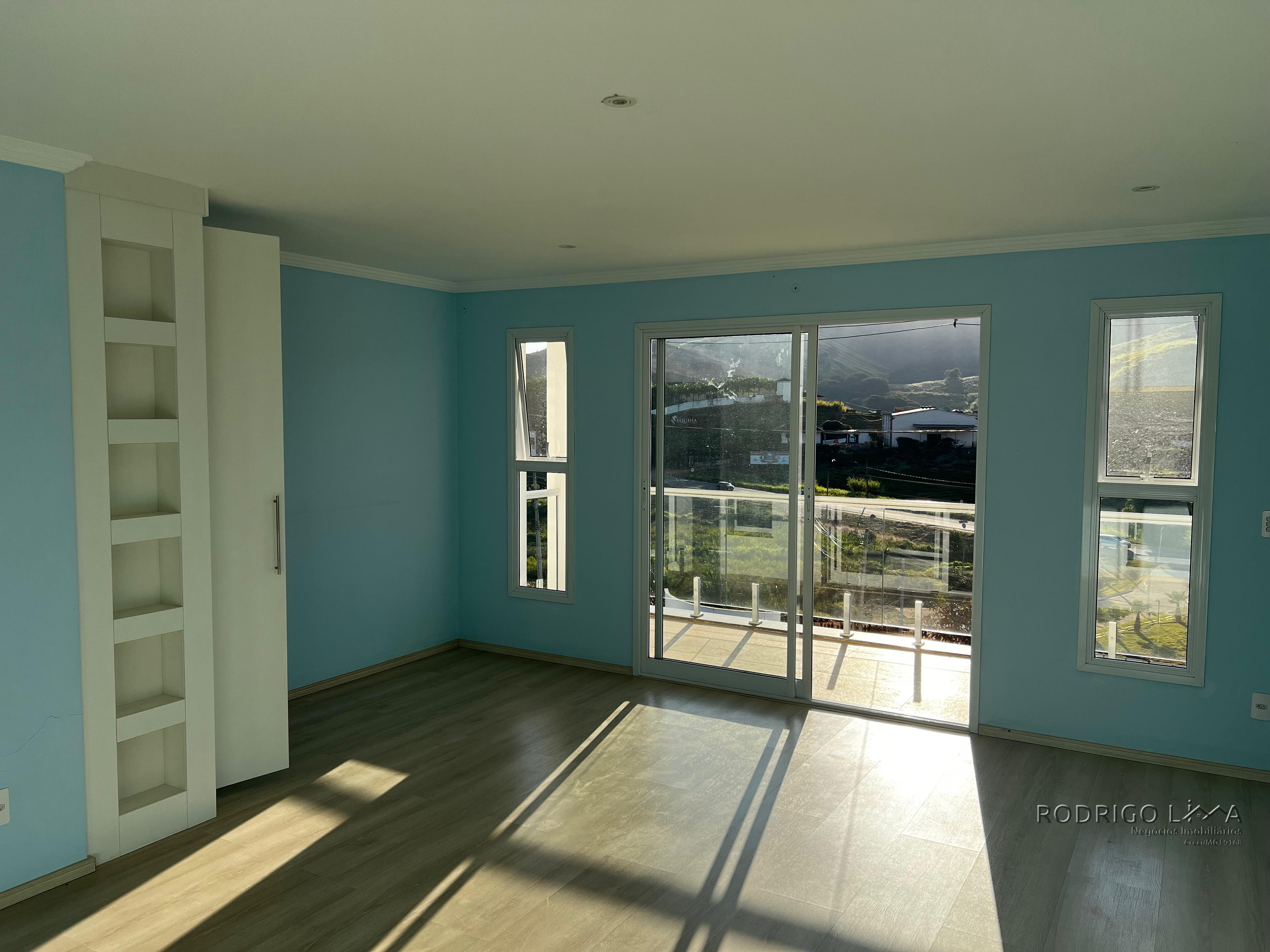 Linda casa de alto padrão para venda em São Lourenço - MG.