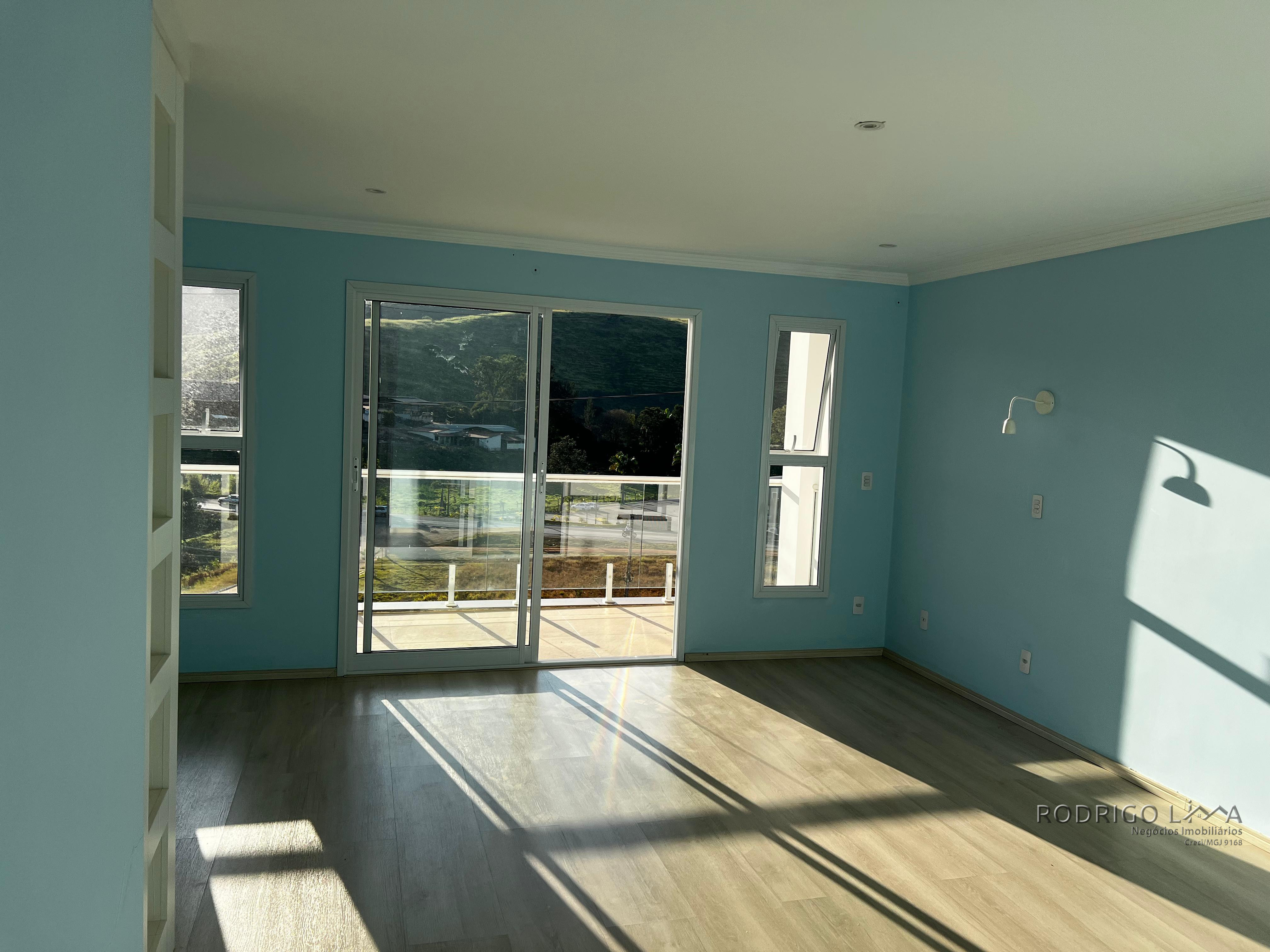 Linda casa de alto padrão para venda em São Lourenço - MG.