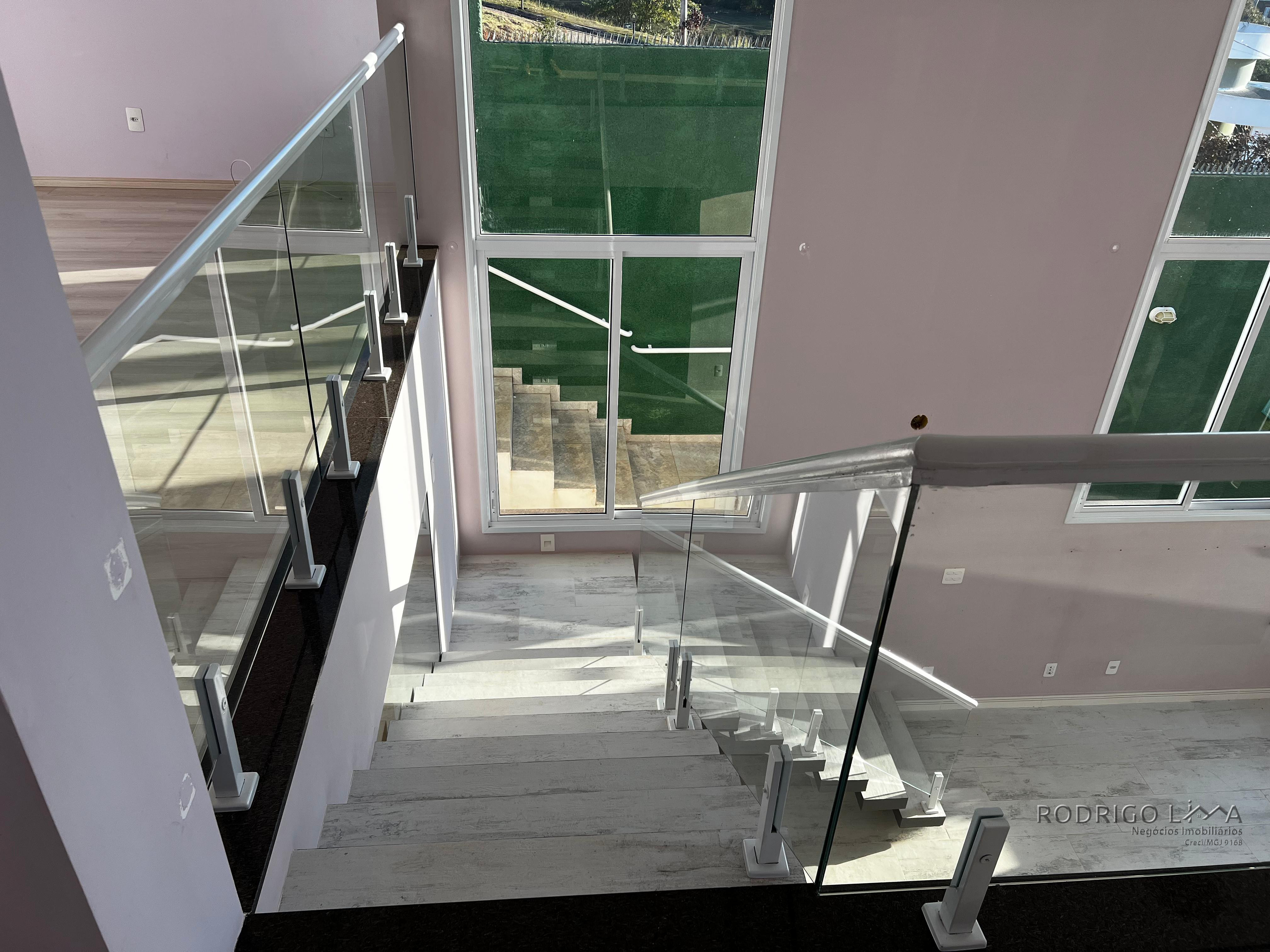 Linda casa de alto padrão para venda em São Lourenço - MG.