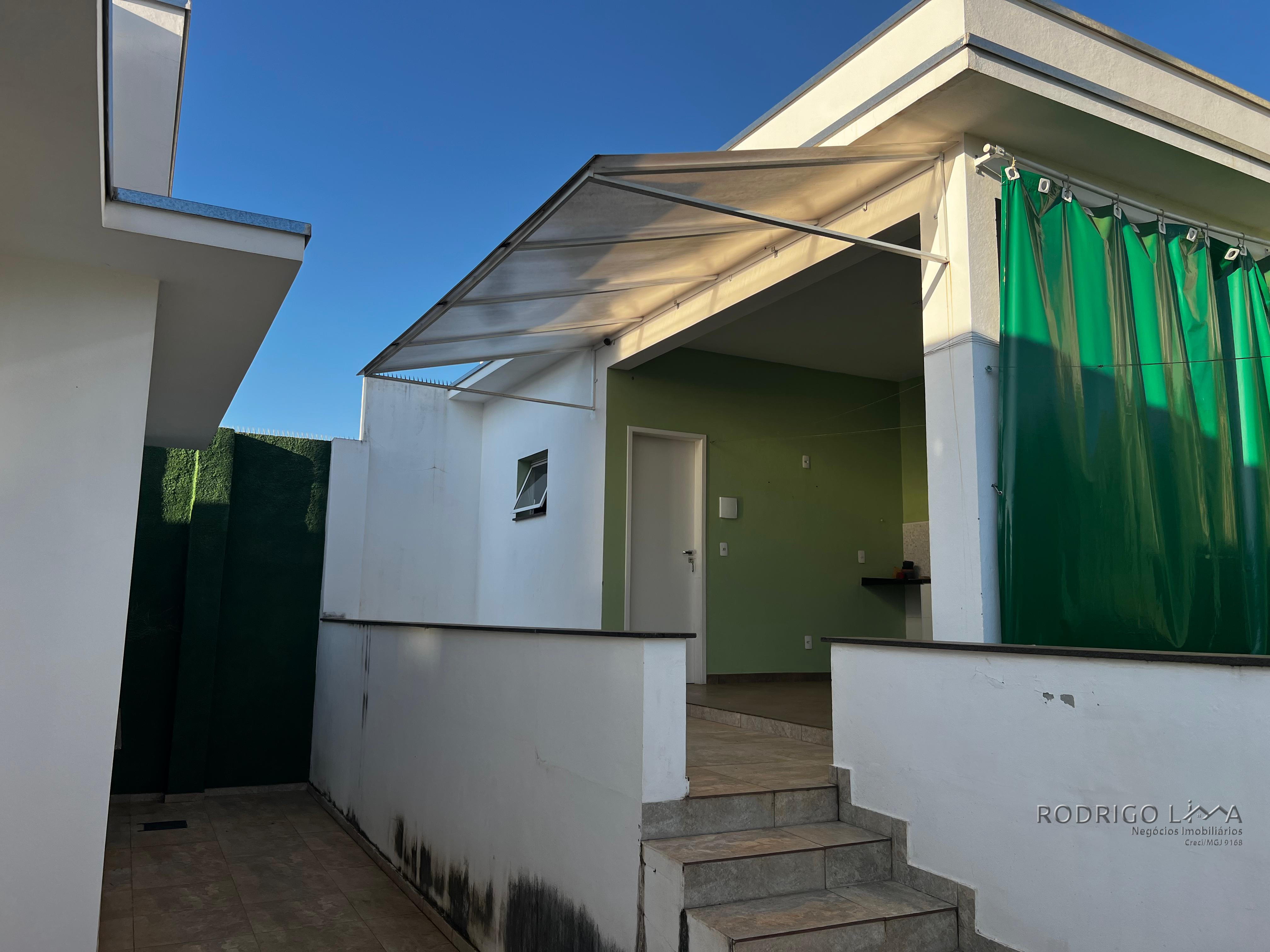 Linda casa de alto padrão para venda em São Lourenço - MG.