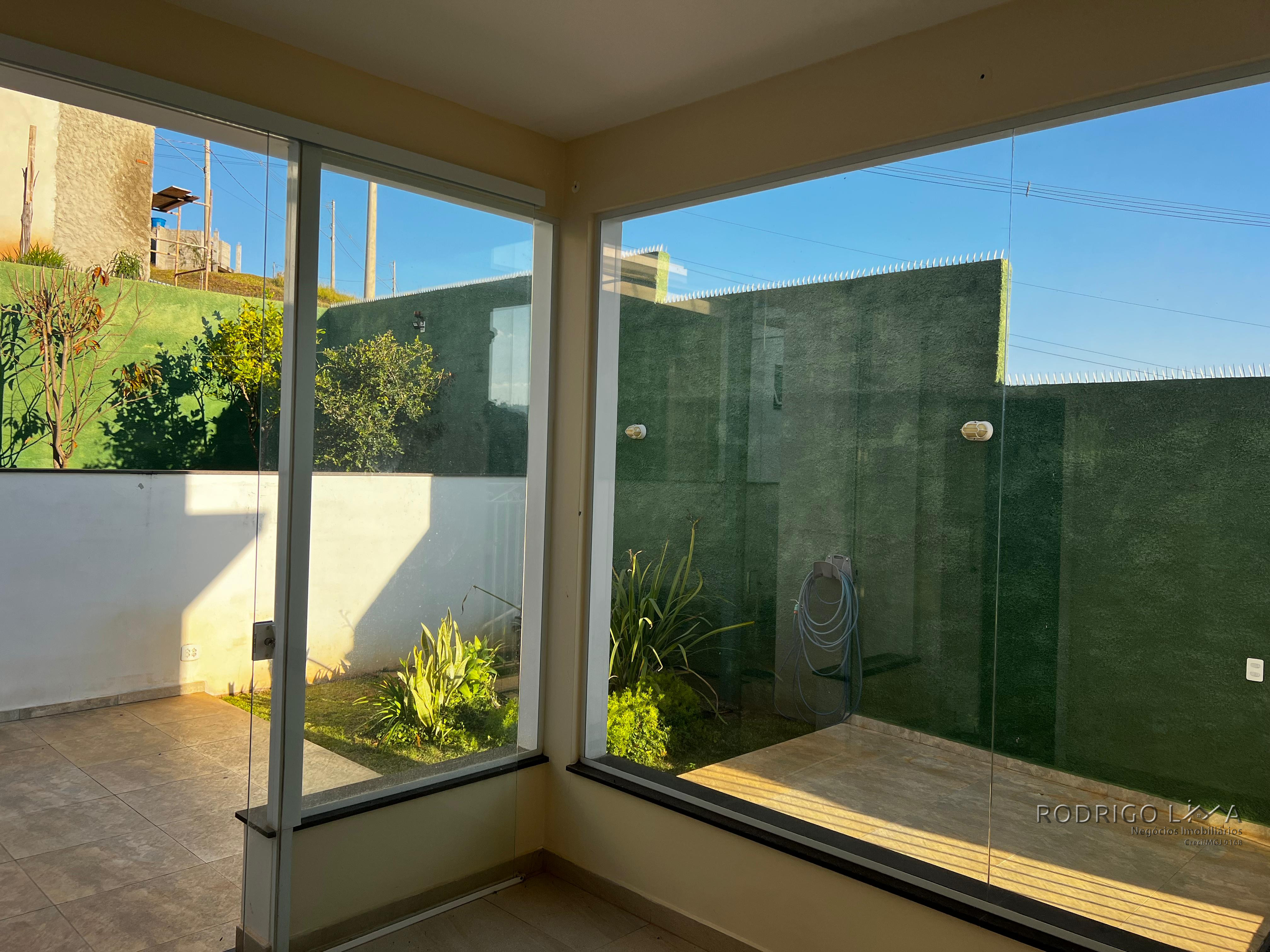 Linda casa de alto padrão para venda em São Lourenço - MG.