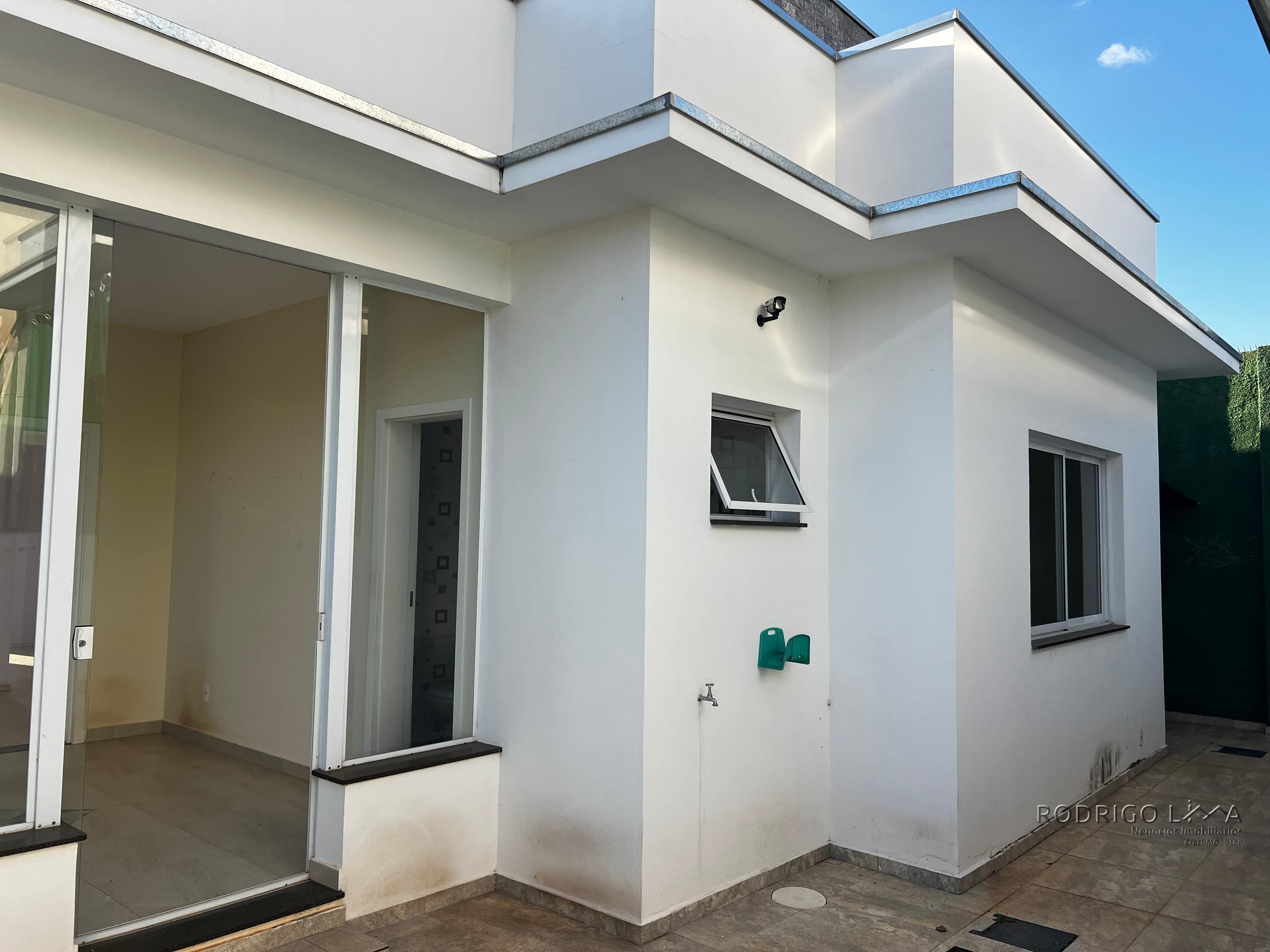 Linda casa de alto padrão para venda em São Lourenço - MG.