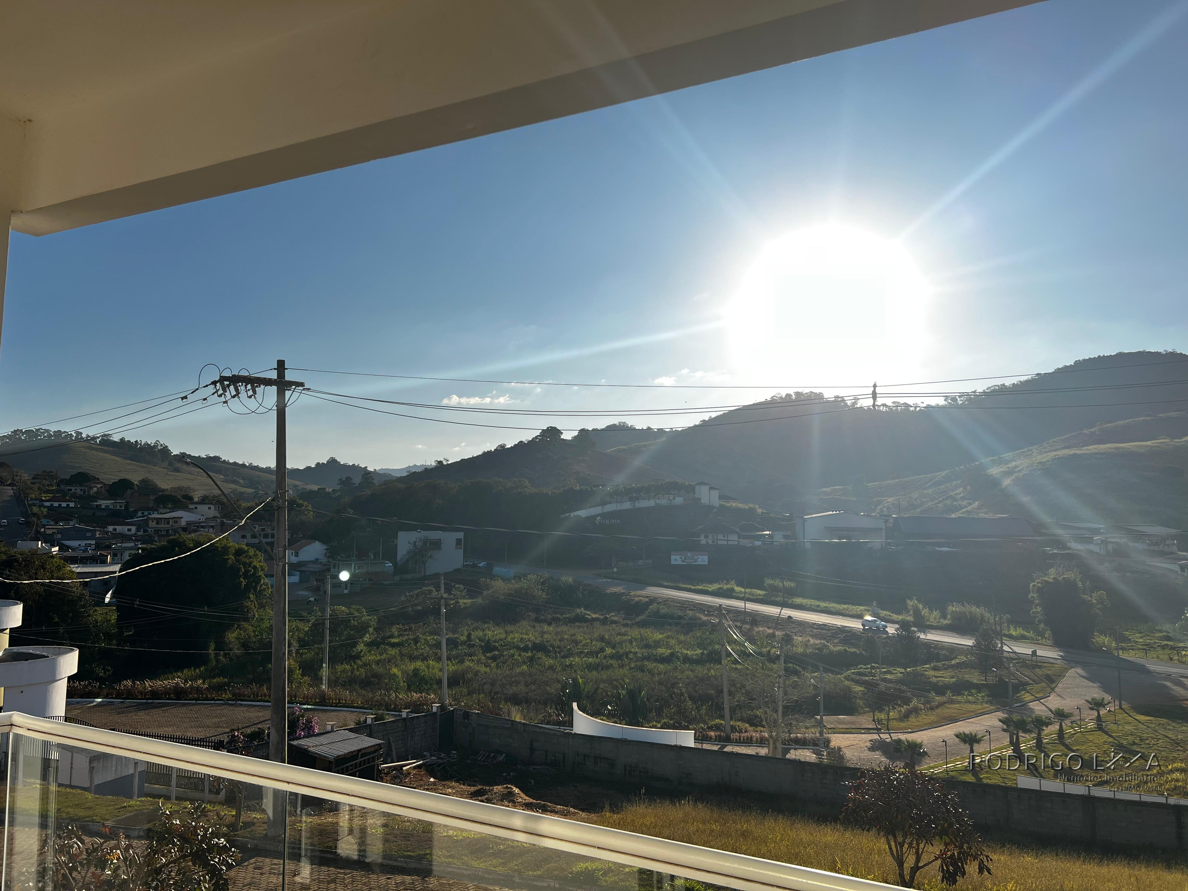 Linda casa de alto padrão para venda em São Lourenço - MG.