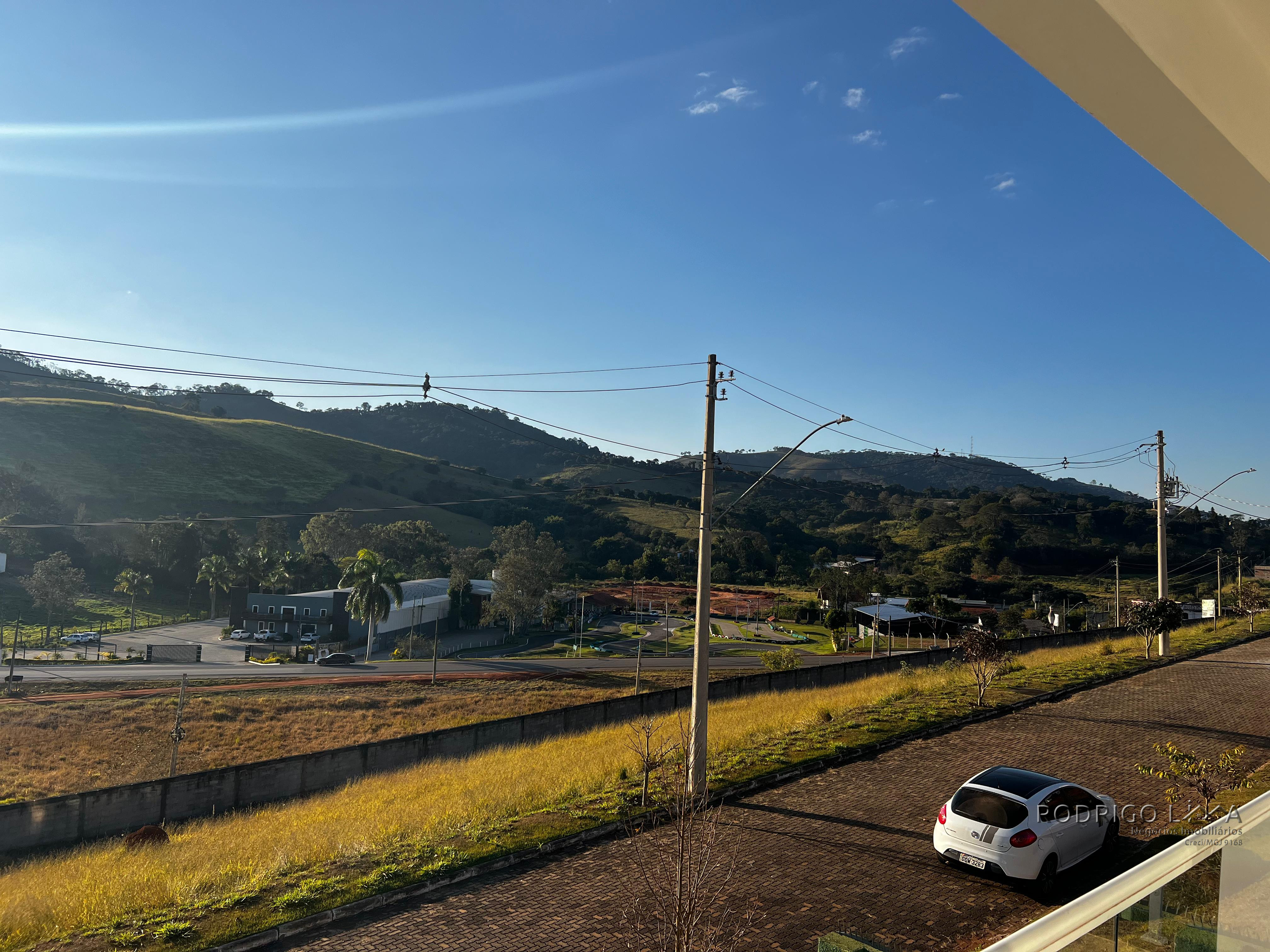 Linda casa de alto padrão para venda em São Lourenço - MG.