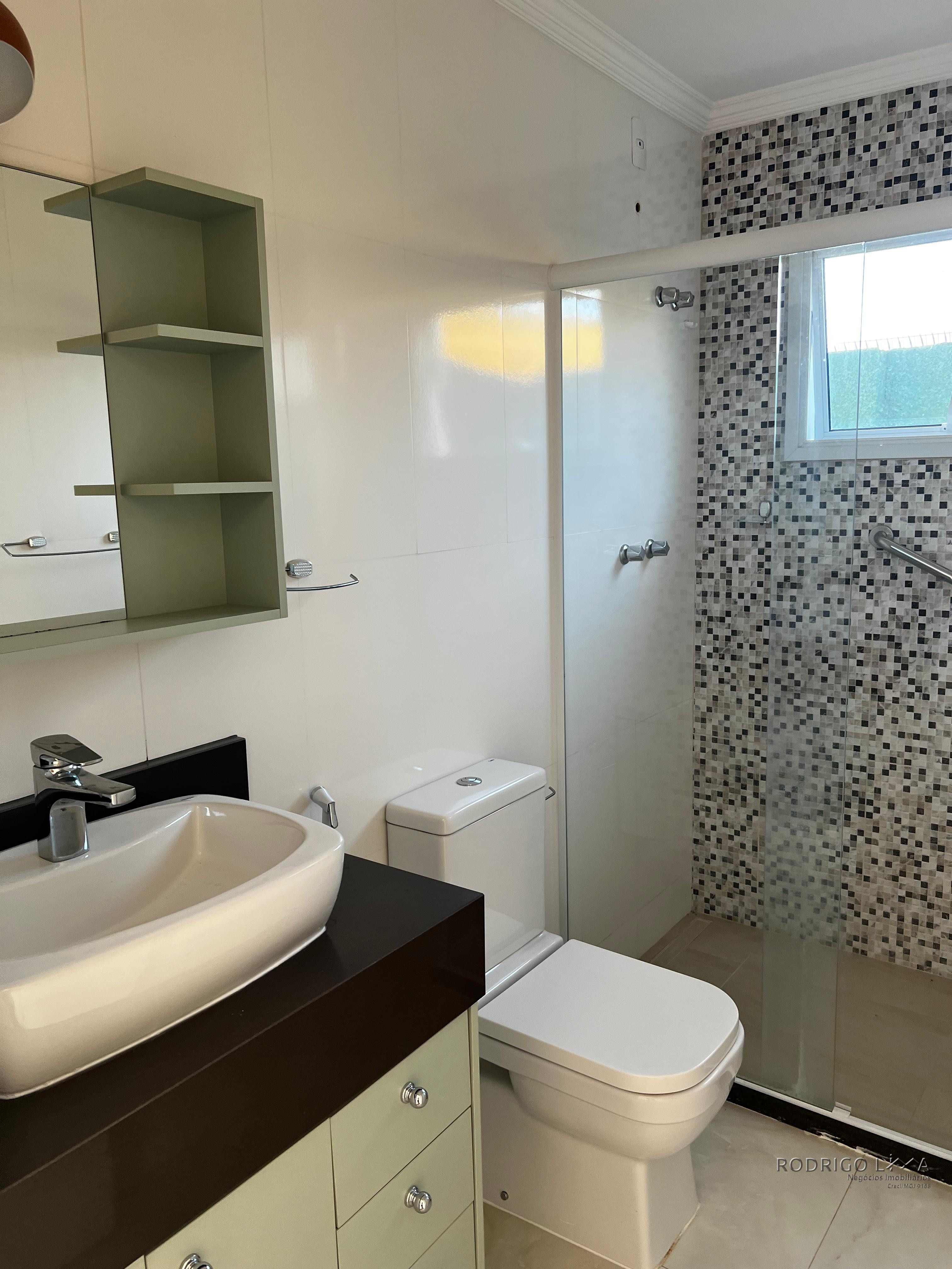 Linda casa de alto padrão para venda em São Lourenço - MG.