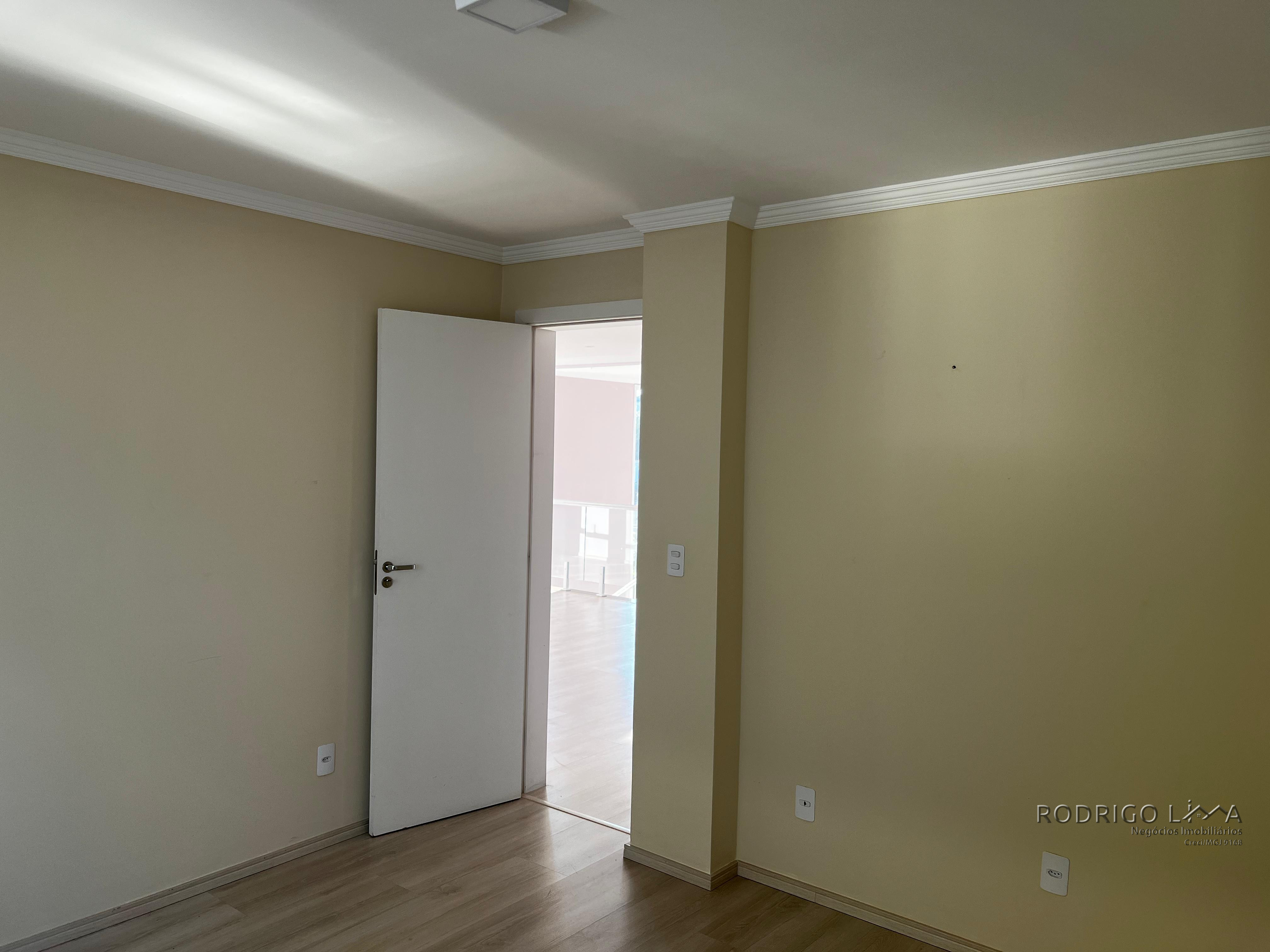 Linda casa de alto padrão para venda em São Lourenço - MG.