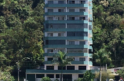 Lindo apartamento para venda em frente ao lago de Lambari - MG.