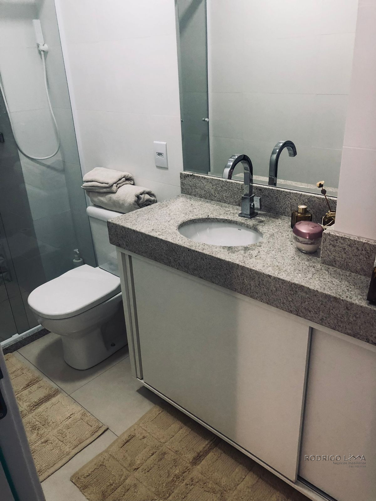 Lindo flat para venda em bairro nobre de São Lourenço - MG.