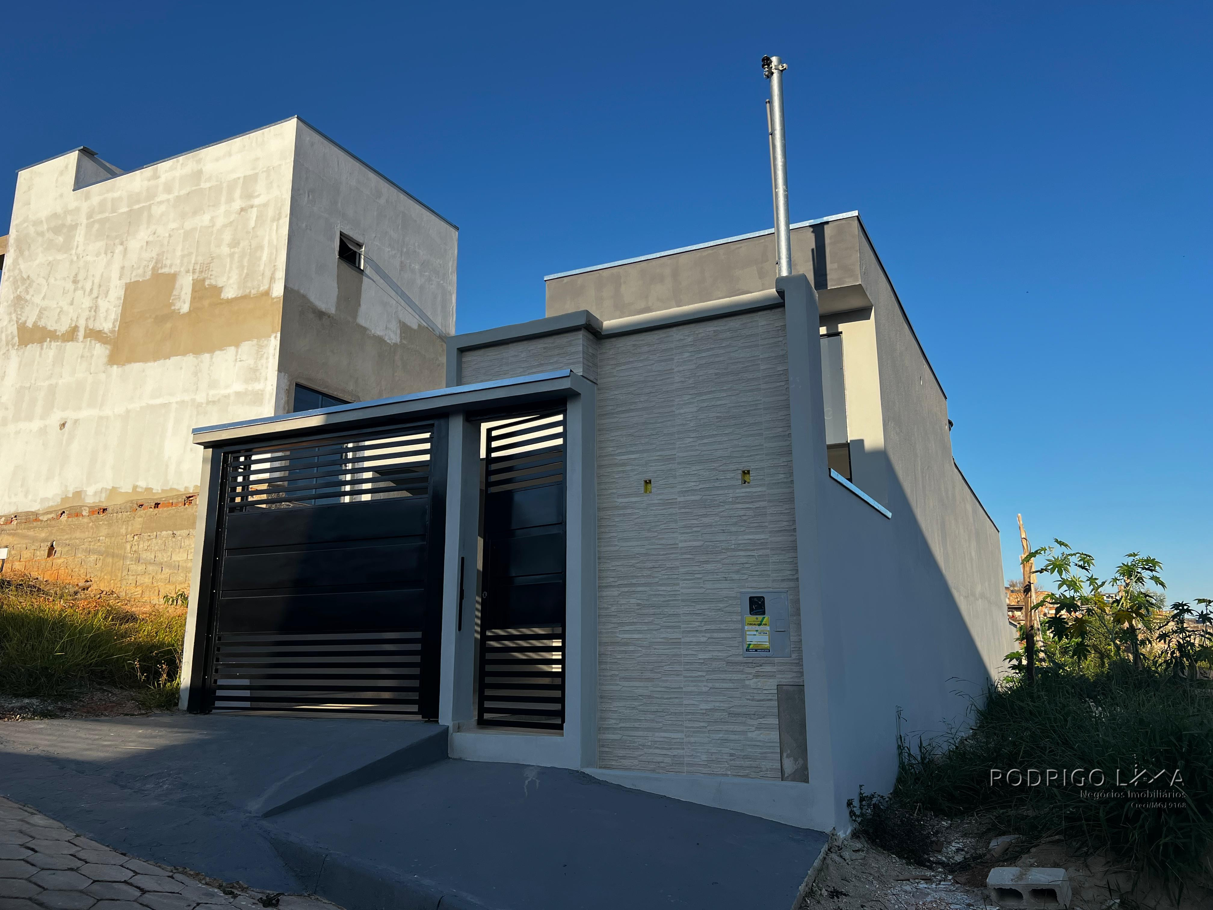 Linda casa nova para venda em São Lourenço MG