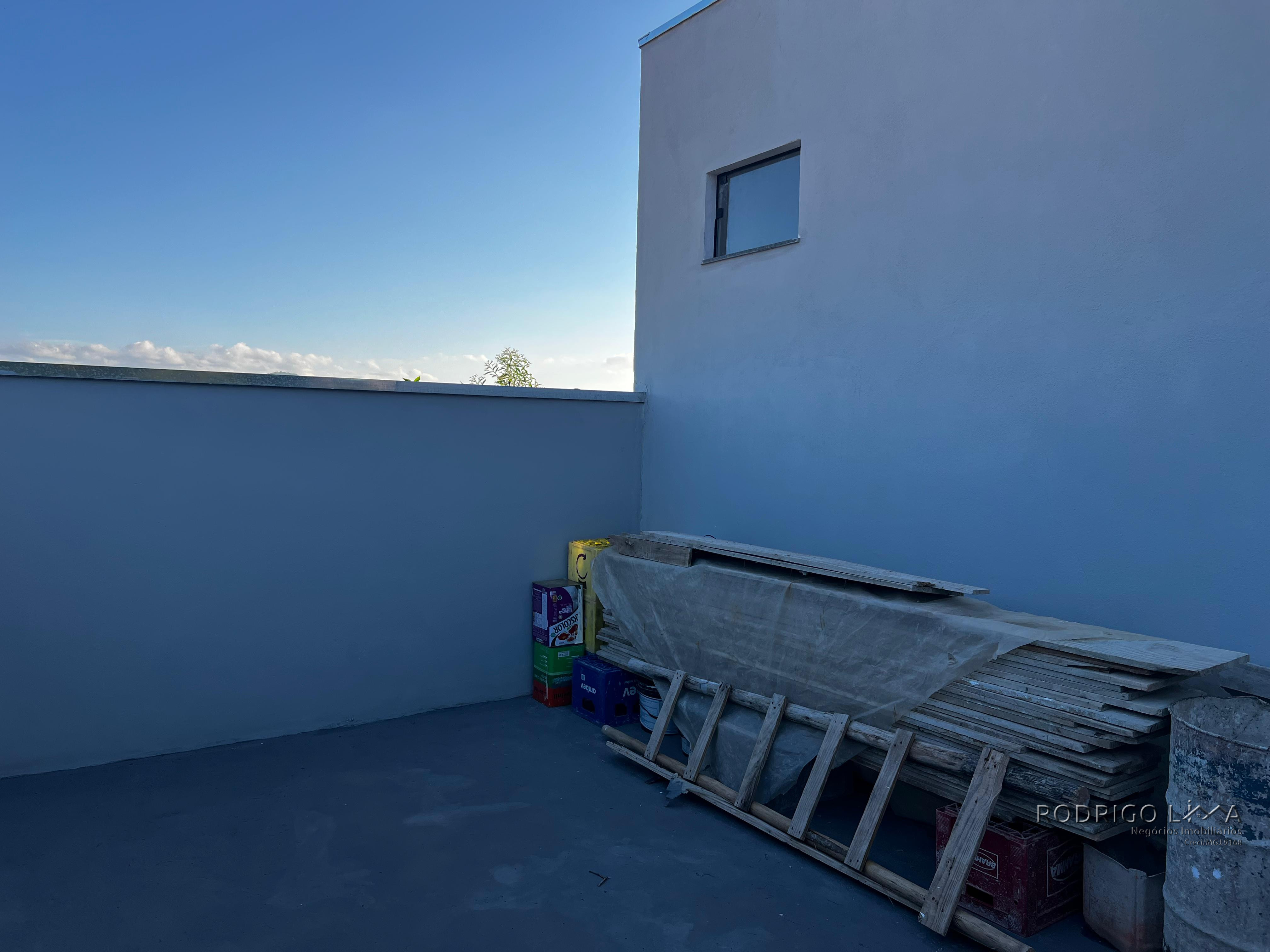 Linda casa nova para venda em São Lourenço MG