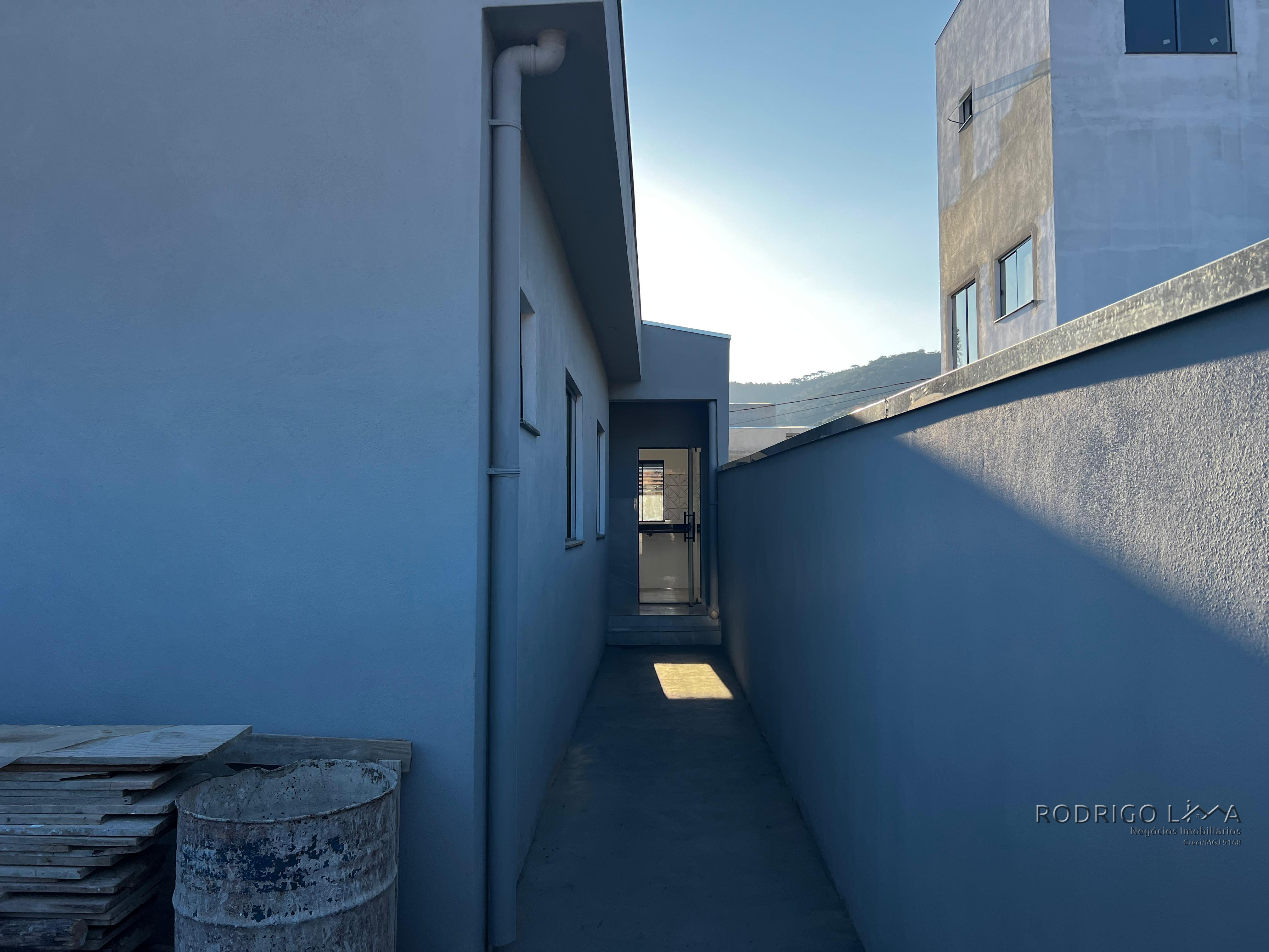 Linda casa nova para venda em São Lourenço MG