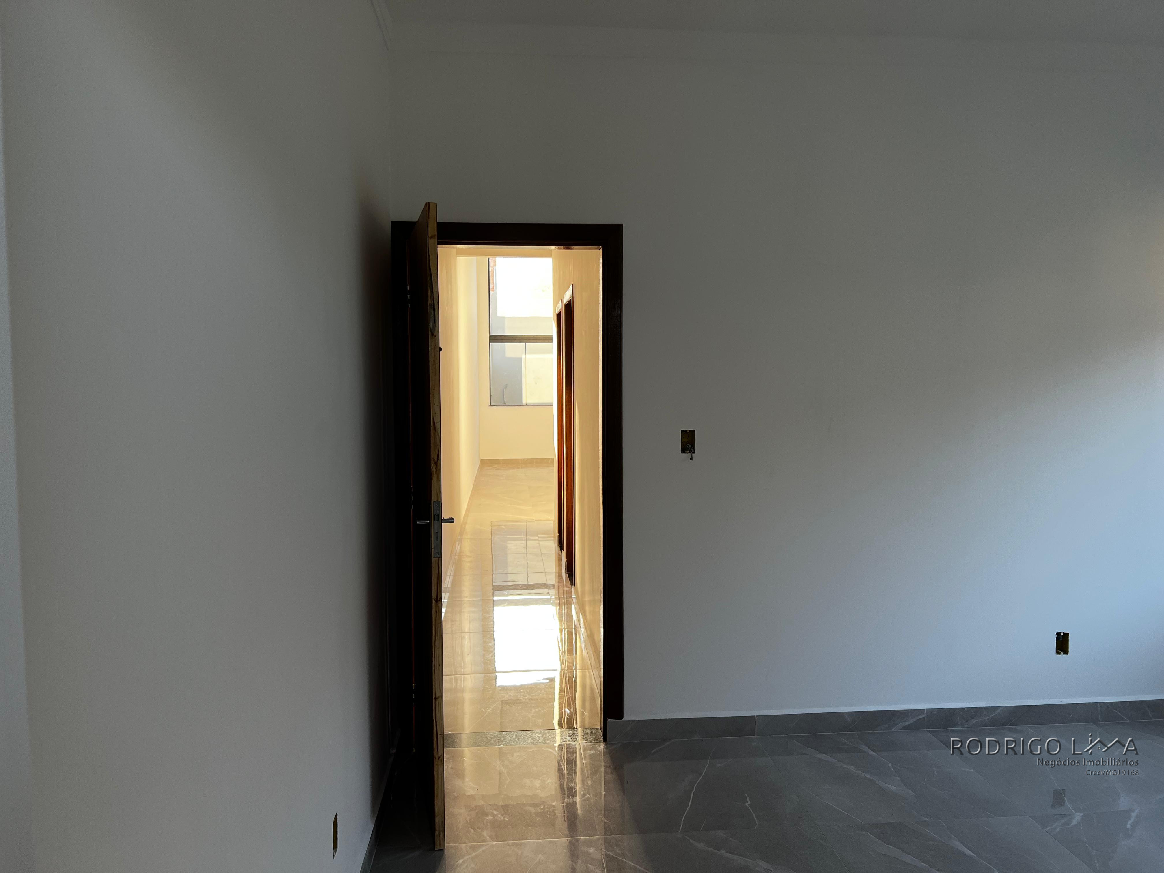 Linda casa nova para venda em São Lourenço MG