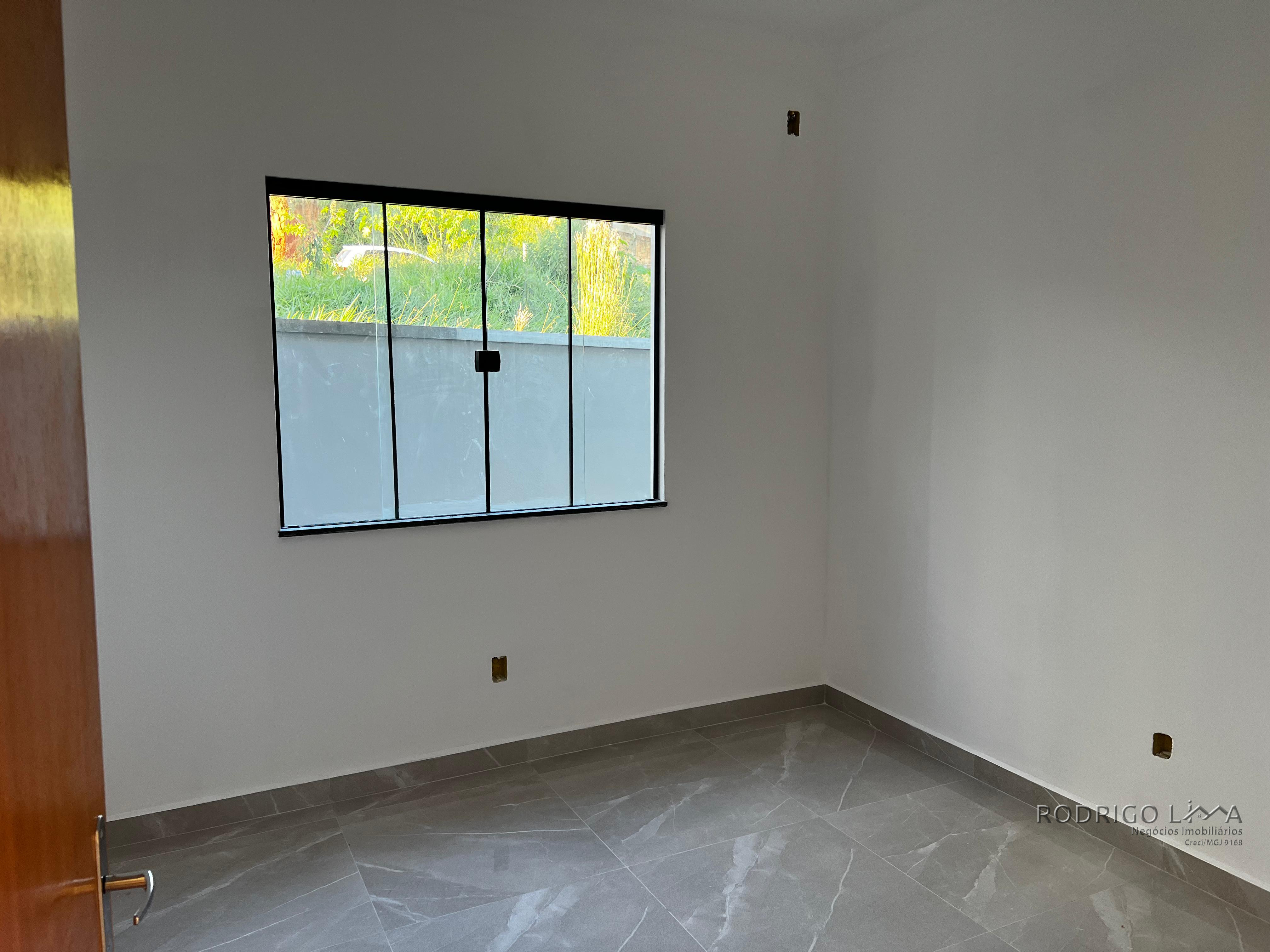 Linda casa nova para venda em São Lourenço MG