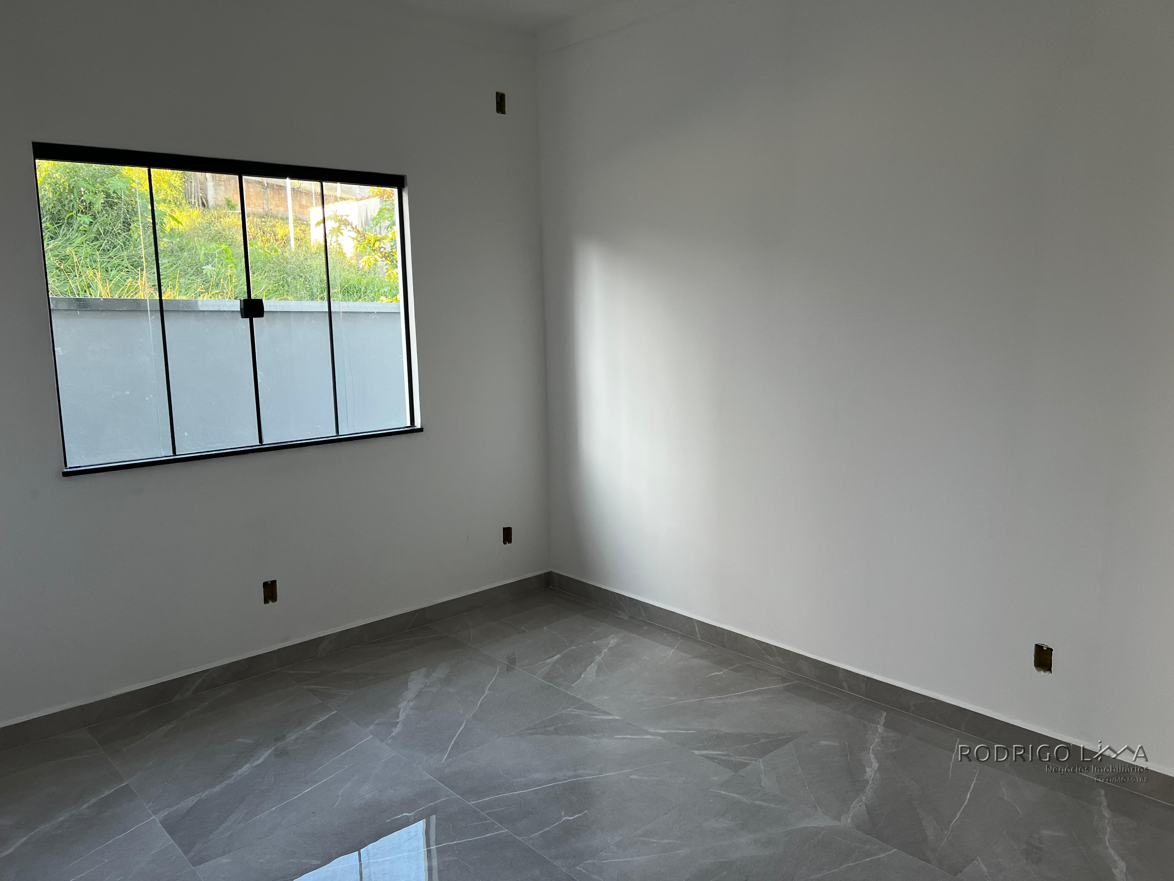 Linda casa nova para venda em São Lourenço MG