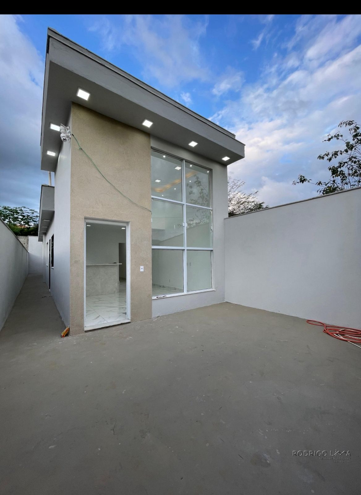 Linda casa para venda em São Lourenço - MG.