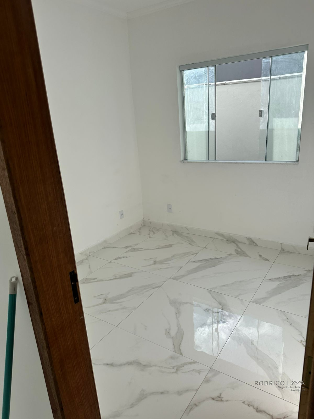 Linda casa para venda em São Lourenço - MG.