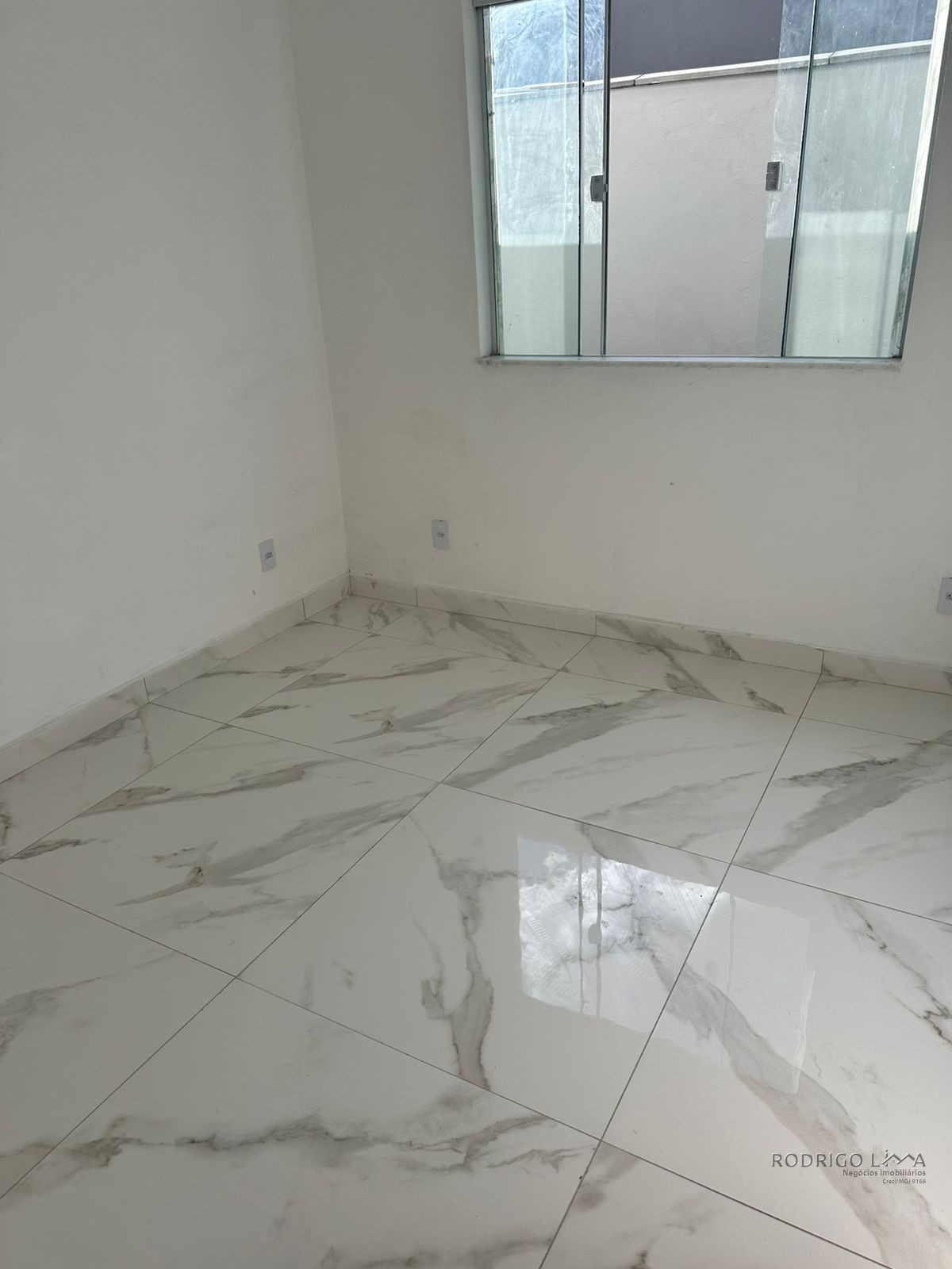 Linda casa para venda em São Lourenço - MG.