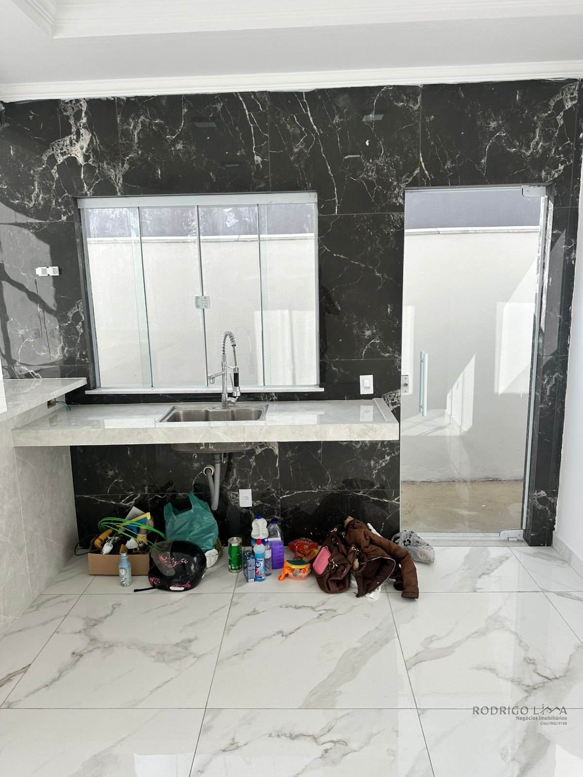 Linda casa para venda em São Lourenço - MG.