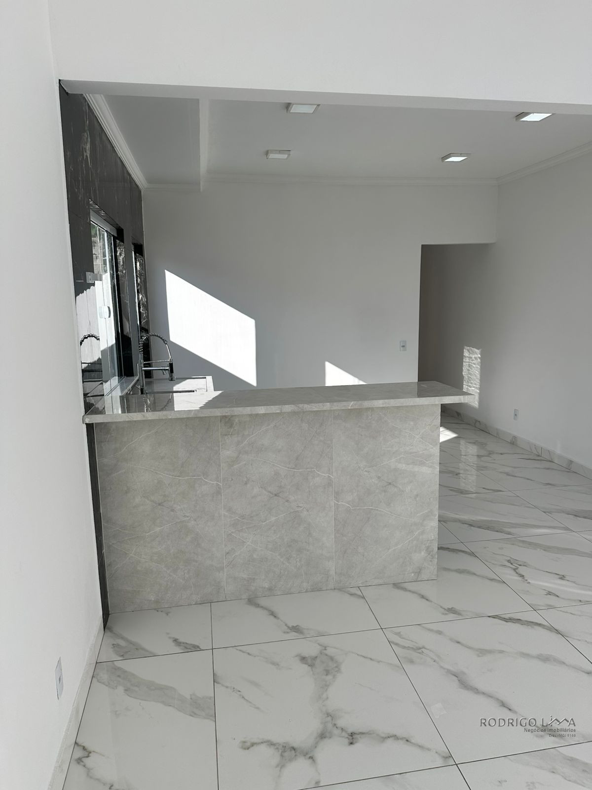 Linda casa para venda em São Lourenço - MG.